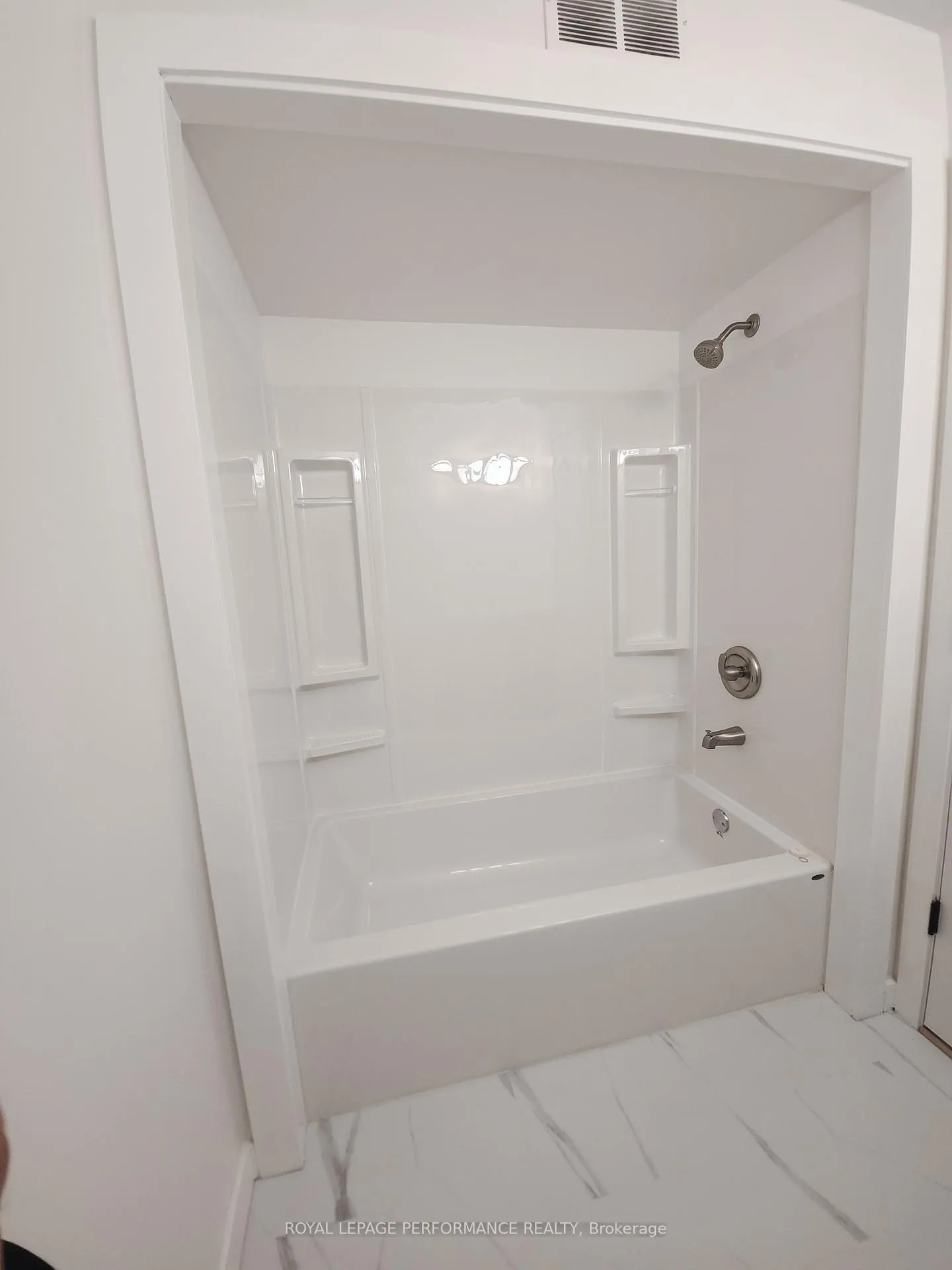 Photo 25 of 405 Carleton Street E, Cornwall — HOMEH