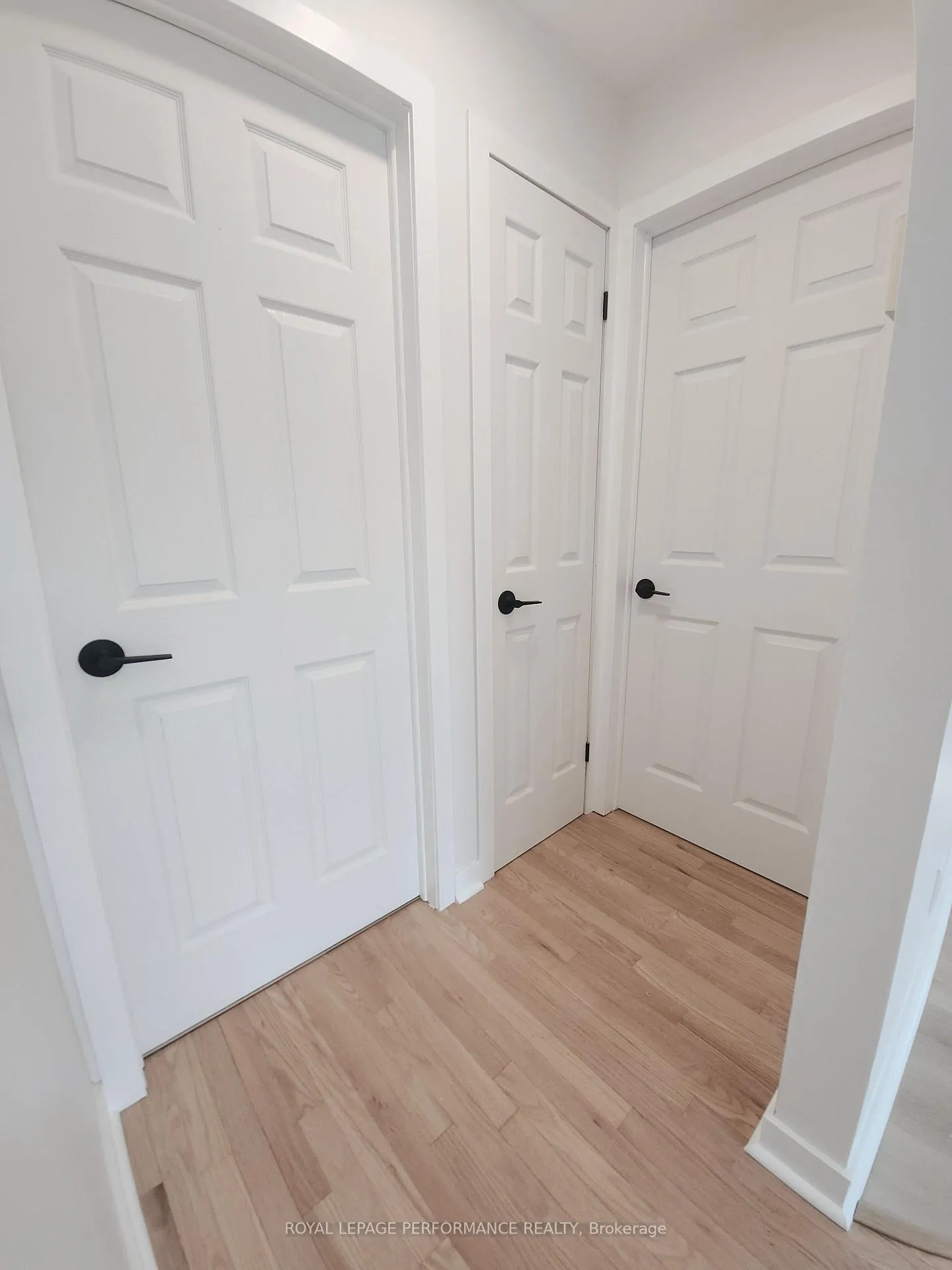 Photo 26 of 405 Carleton Street E, Cornwall — HOMEH