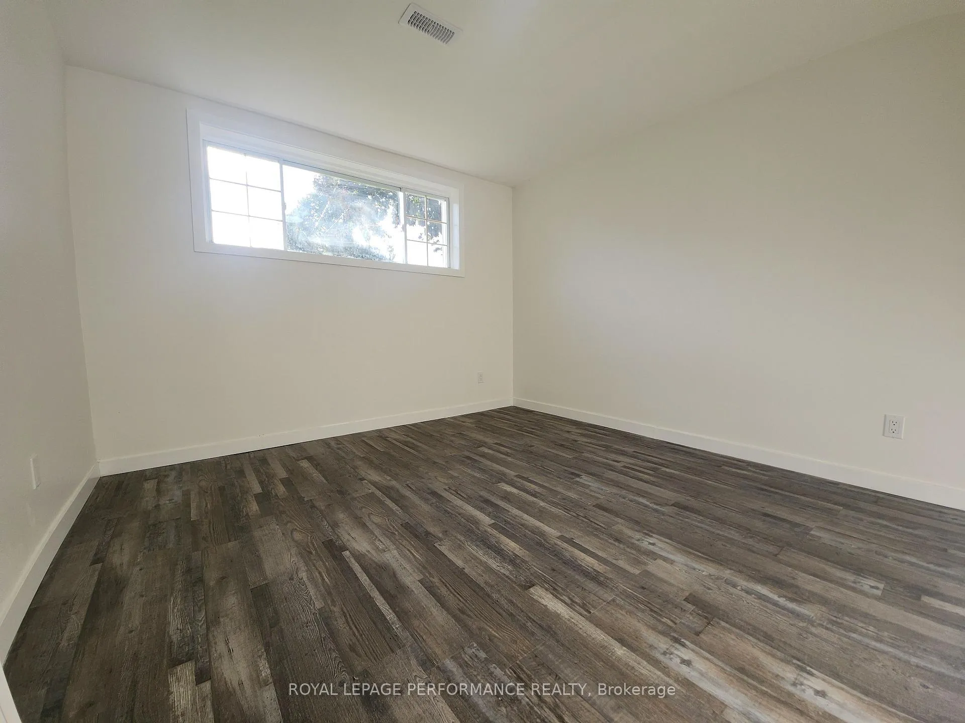 Photo 29 of 405 Carleton Street E, Cornwall — HOMEH