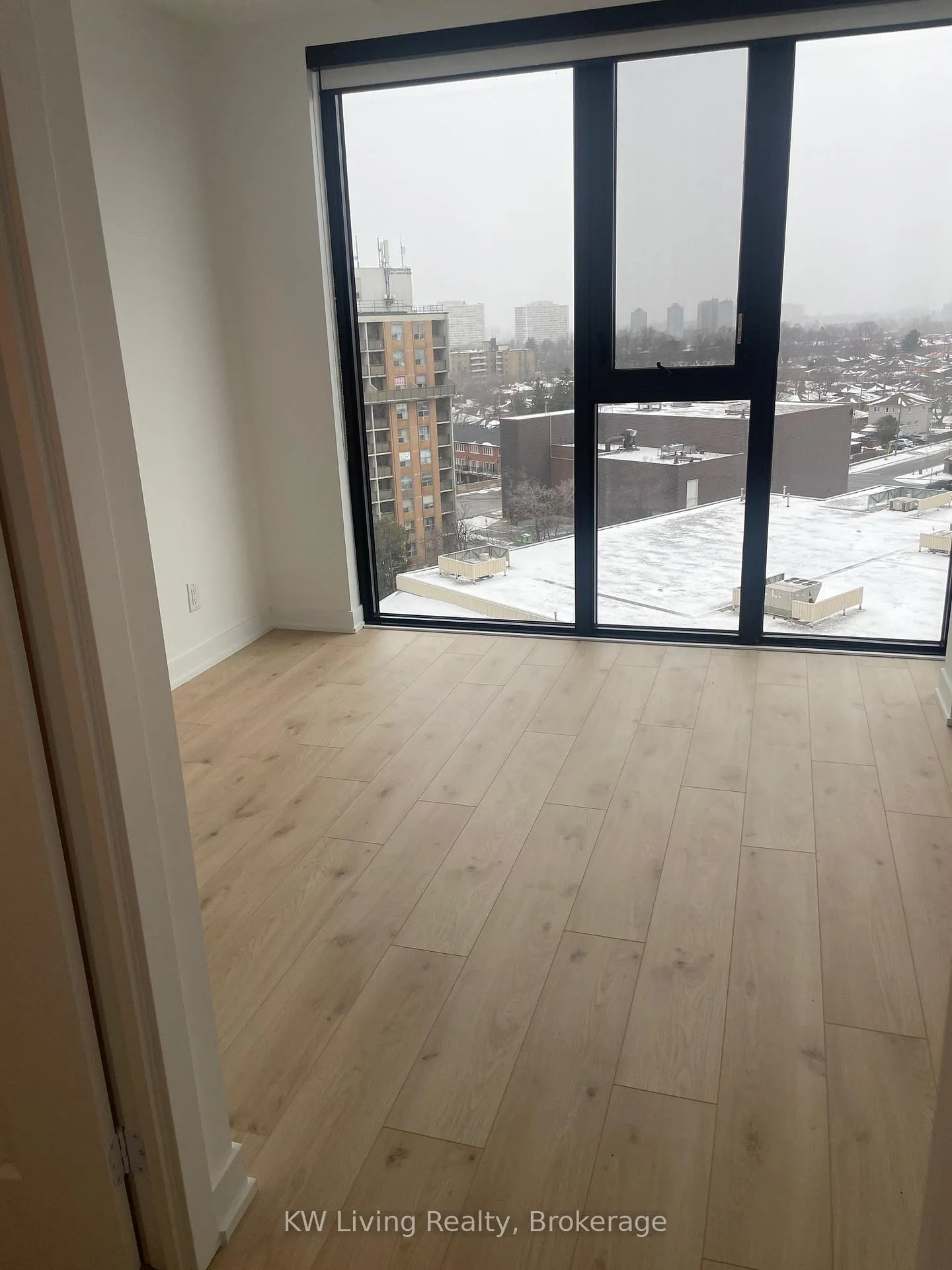 Photo 3 of Unit 902, 2799 Kingston Road, Scarborough, Cliffcrest — HOMEH