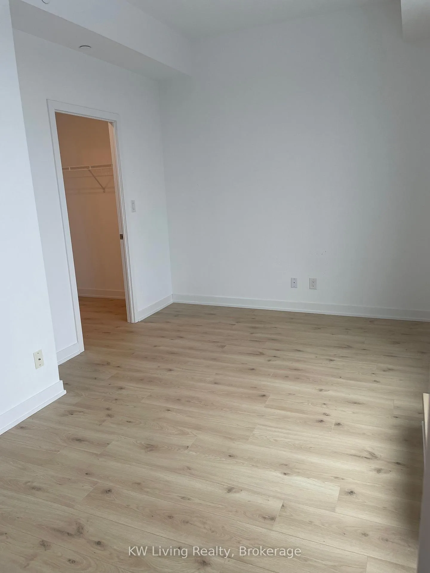 Photo 11 of Unit 902, 2799 Kingston Road, Scarborough, Cliffcrest — HOMEH