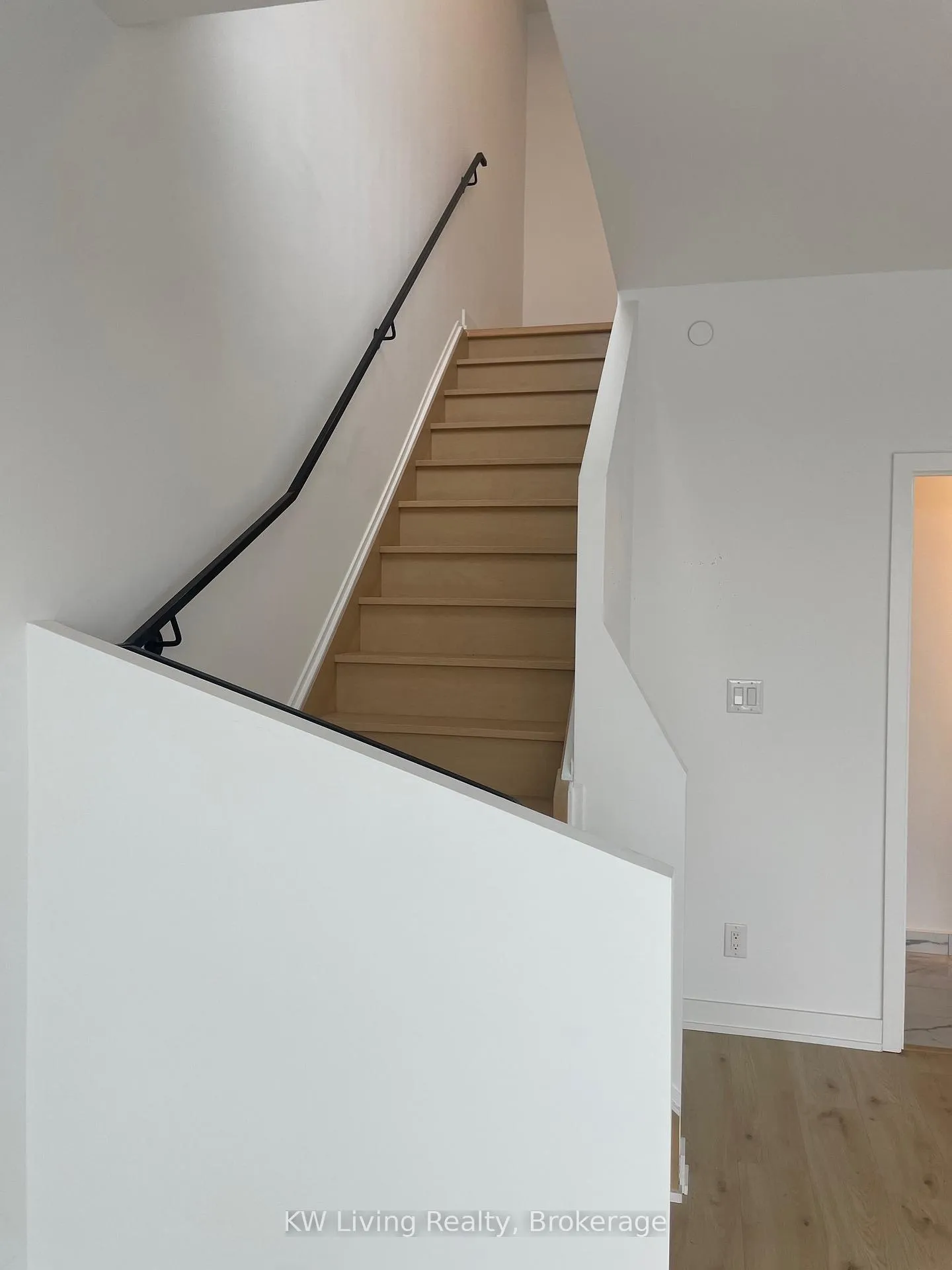 Photo 16 of Unit 902, 2799 Kingston Road, Scarborough, Cliffcrest — HOMEH