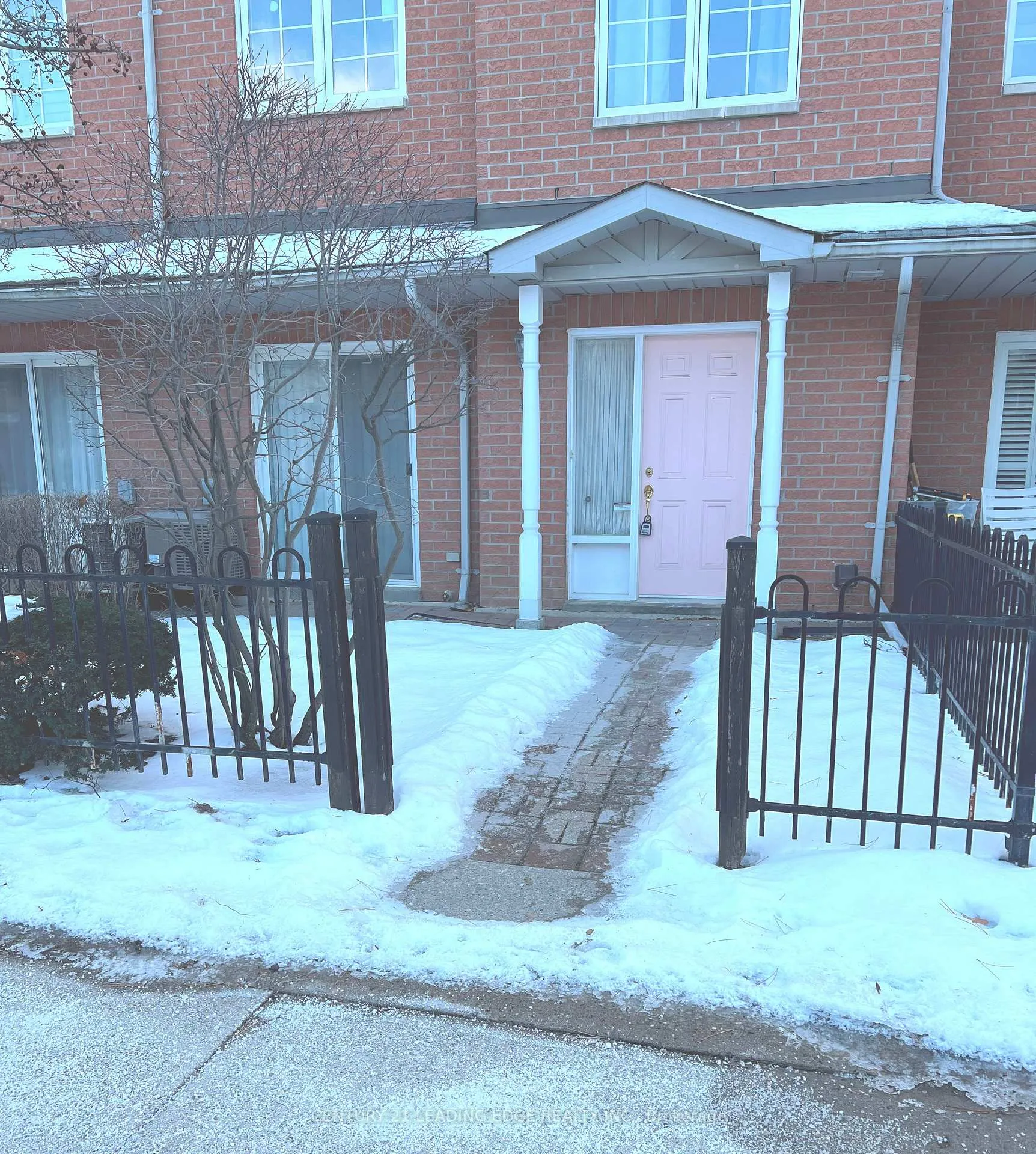 Photo 2 of Unit 11, 3 Alpen Way, Markham, Unionville — HOMEH