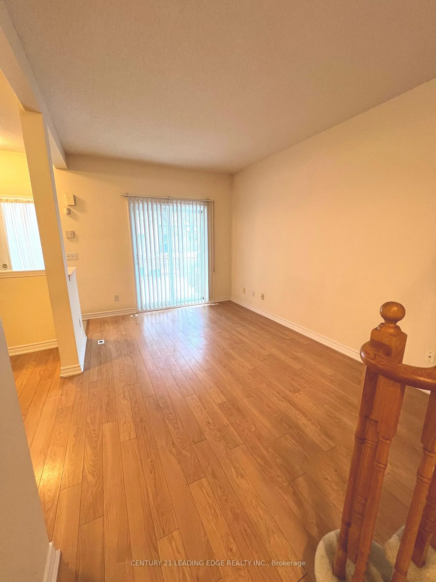 Photo 5 of Unit 11, 3 Alpen Way, Markham, Unionville — HOMEH