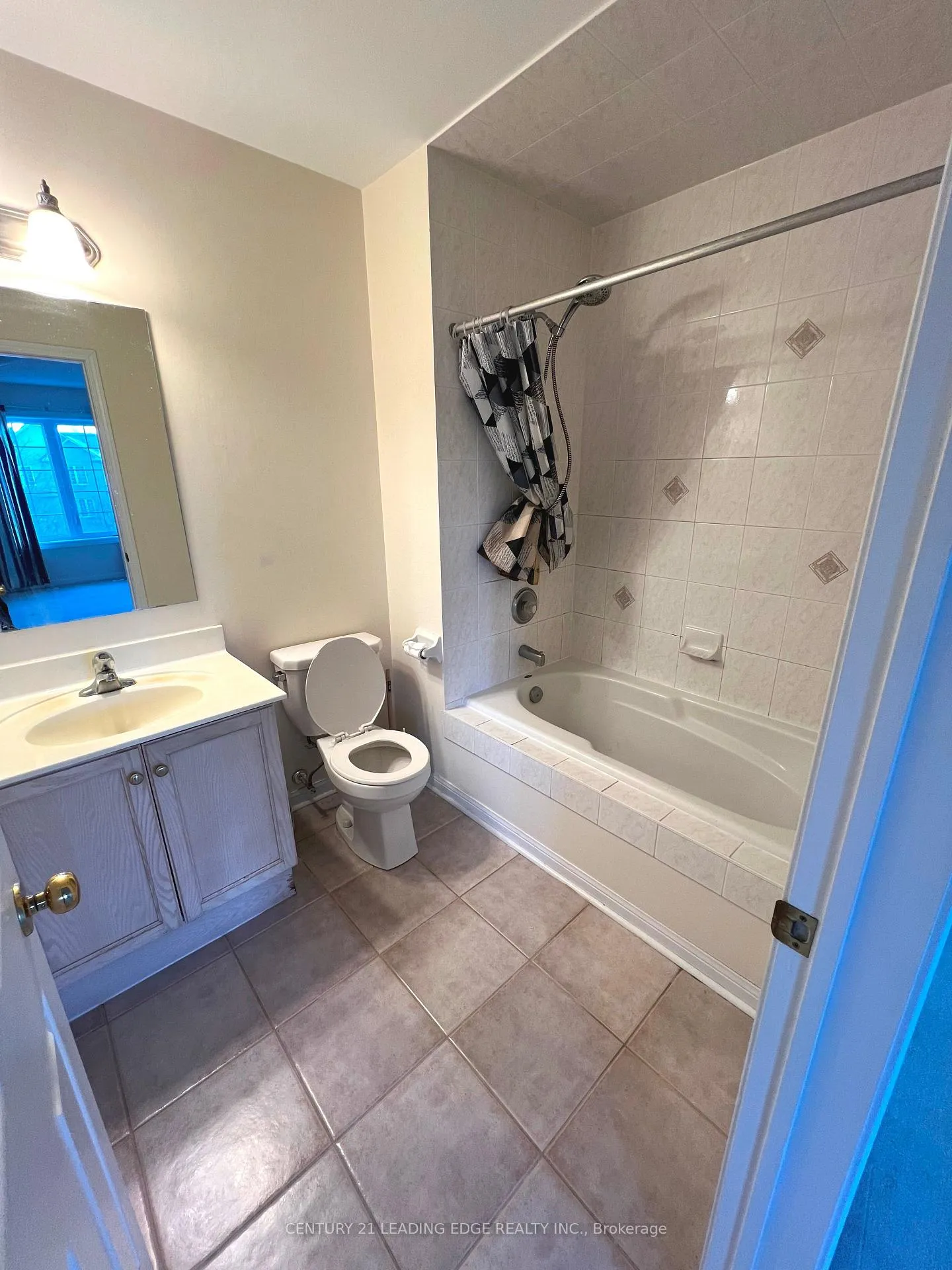 Photo 12 of Unit 11, 3 Alpen Way, Markham, Unionville — HOMEH