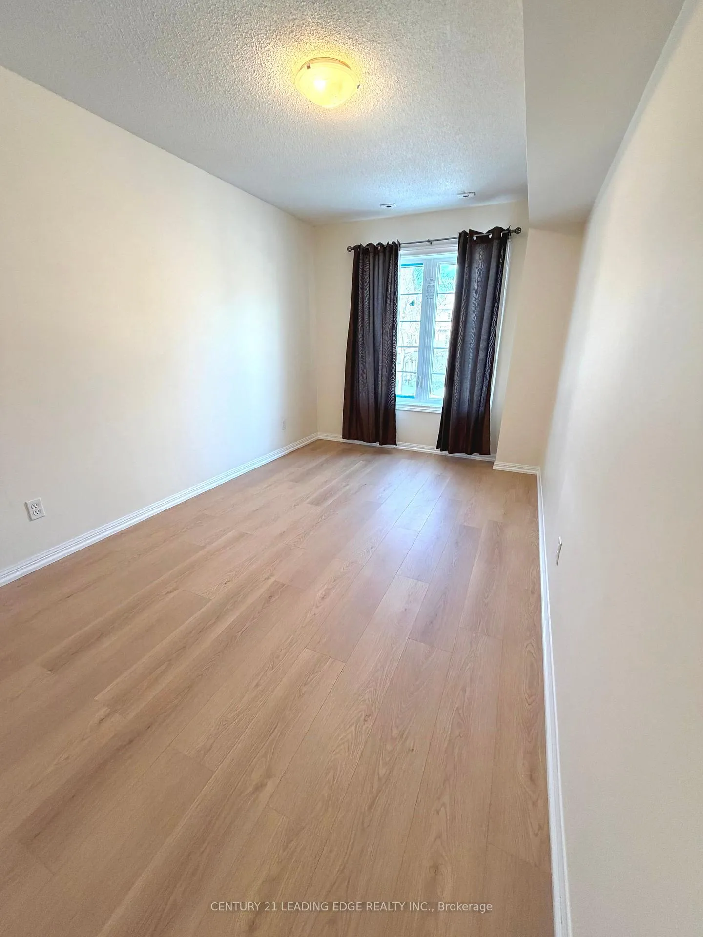Photo 15 of Unit 11, 3 Alpen Way, Markham, Unionville — HOMEH