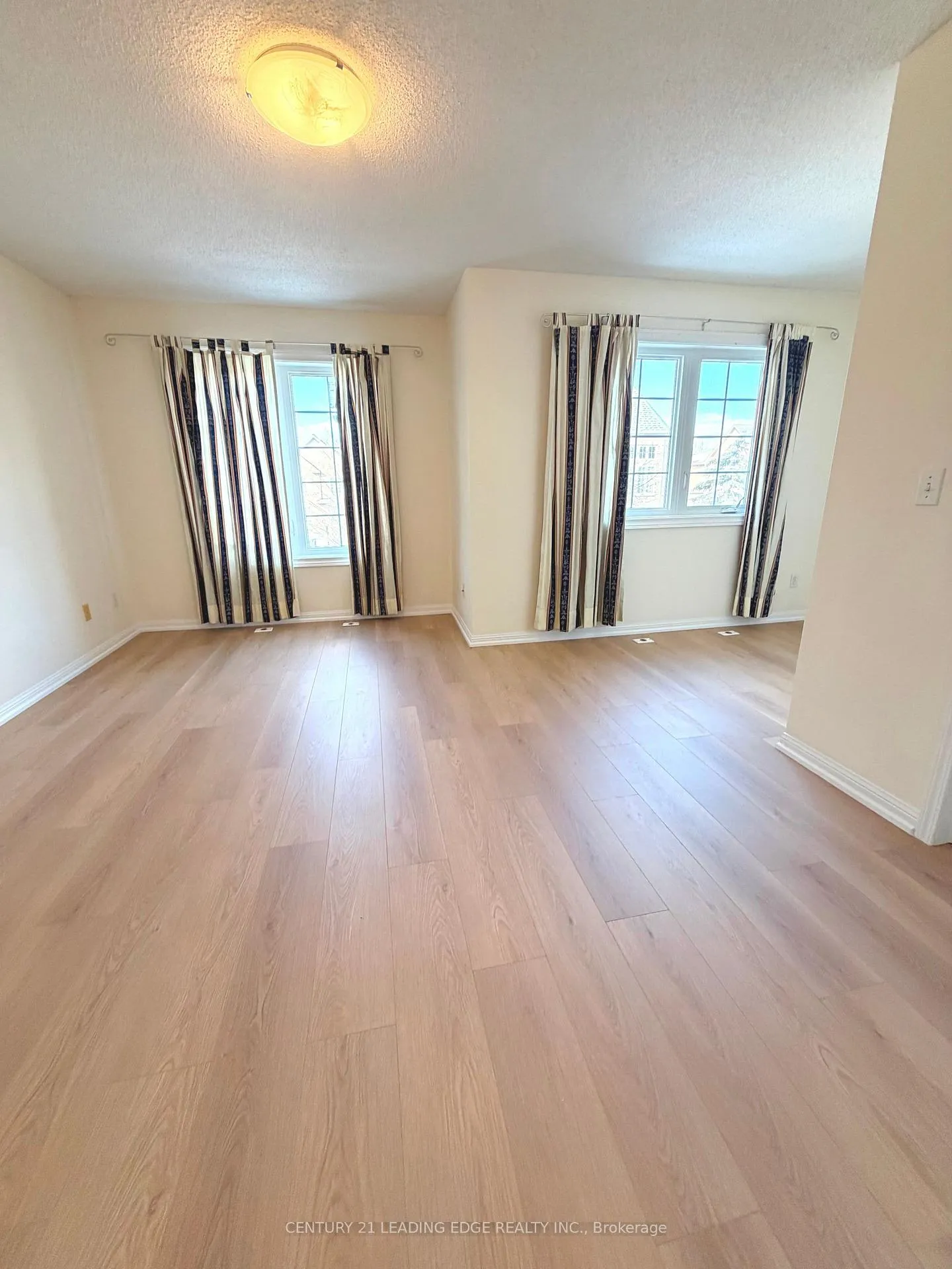 Photo 20 of Unit 11, 3 Alpen Way, Markham, Unionville — HOMEH