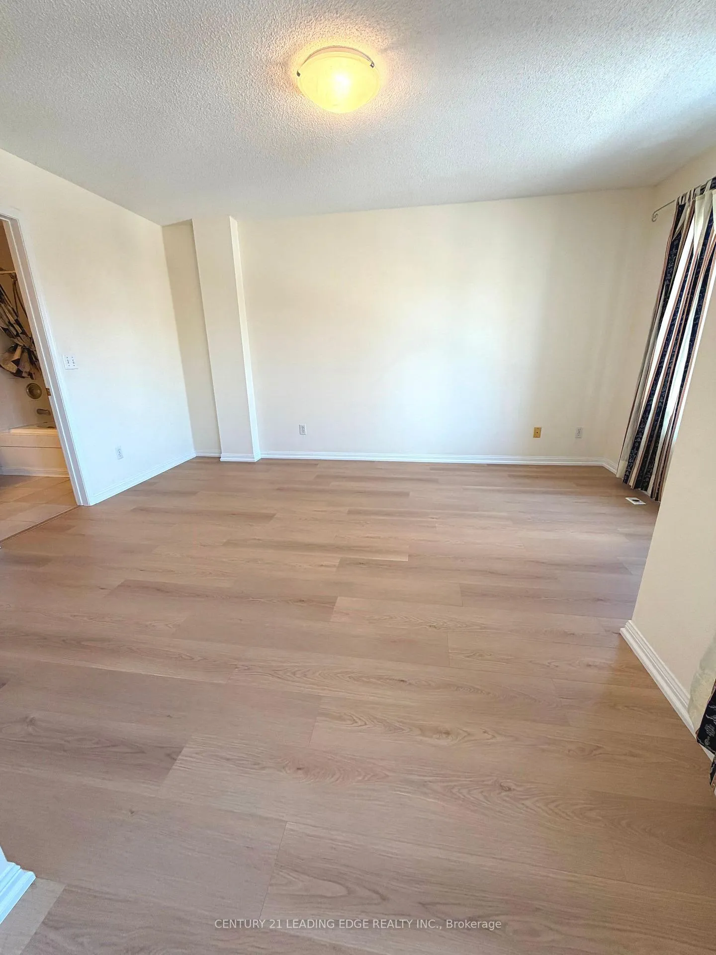 Photo 22 of Unit 11, 3 Alpen Way, Markham, Unionville — HOMEH