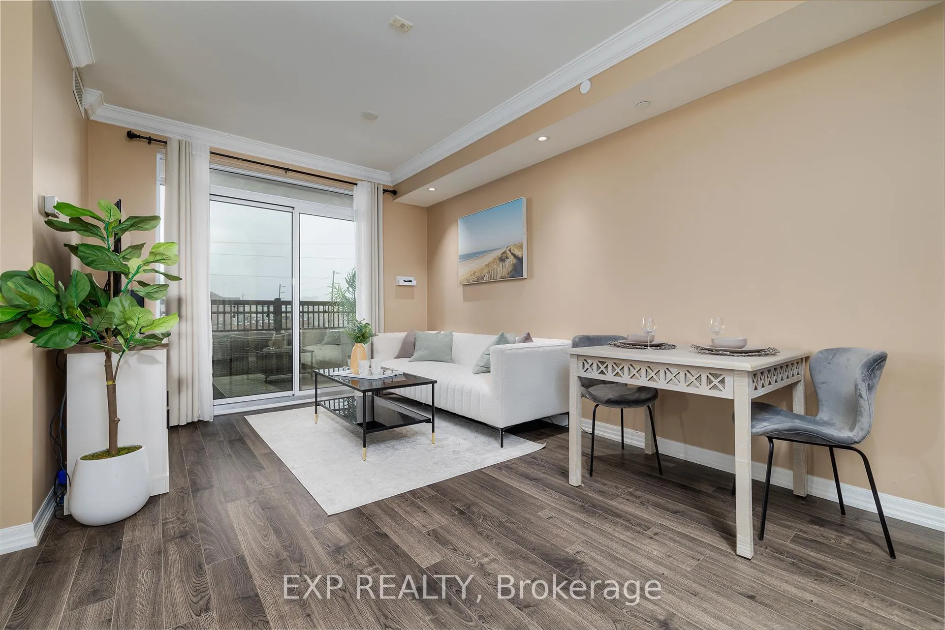 Photo 5 of Unit 310, 3563 Lake Shore Boulevard W, Etobicoke, Long Branch — HOMEH