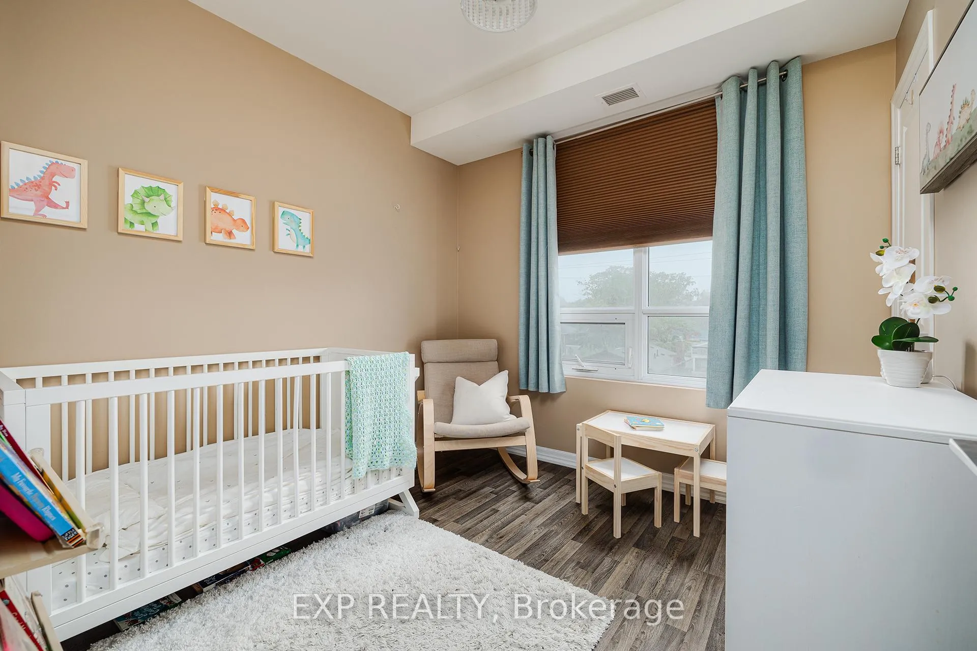 Photo 9 of Unit 310, 3563 Lake Shore Boulevard W, Etobicoke, Long Branch — HOMEH