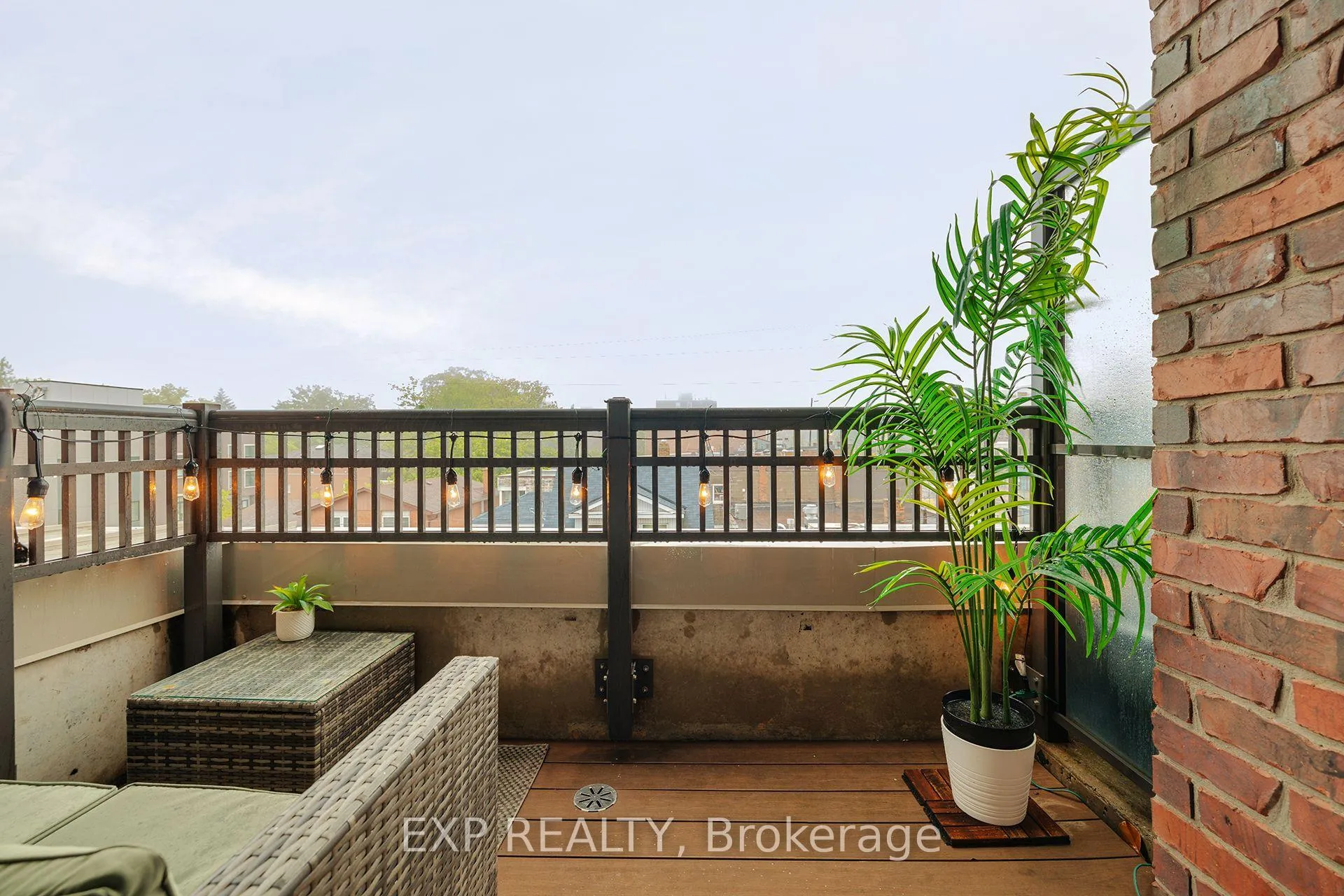 Photo 12 of Unit 310, 3563 Lake Shore Boulevard W, Etobicoke, Long Branch — HOMEH