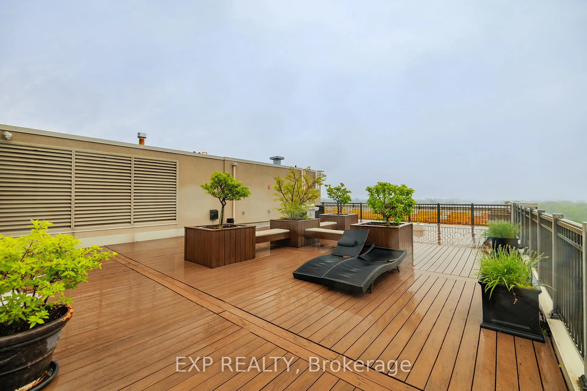 Photo 13 of Unit 310, 3563 Lake Shore Boulevard W, Etobicoke, Long Branch — HOMEH