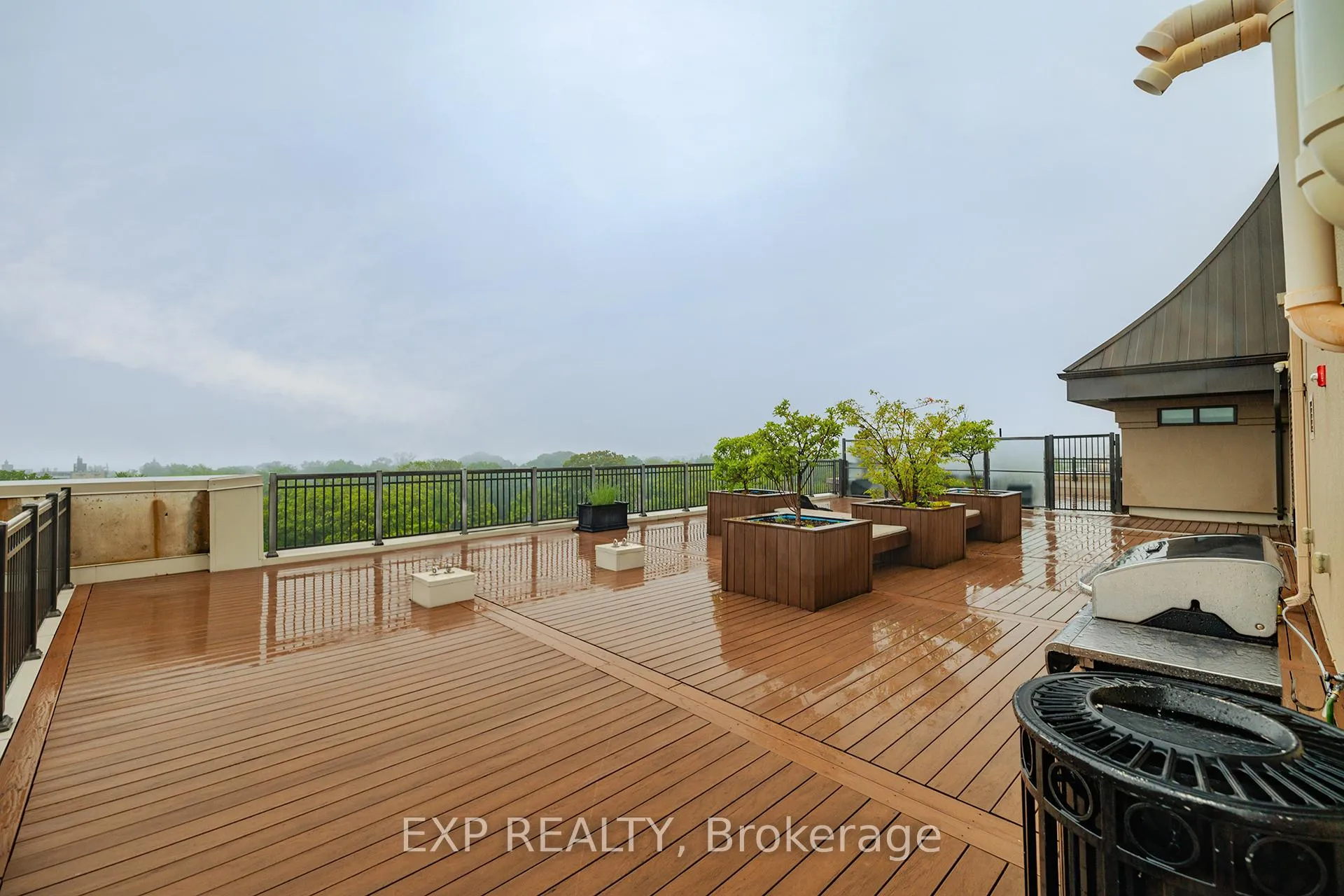 Photo 14 of Unit 310, 3563 Lake Shore Boulevard W, Etobicoke, Long Branch — HOMEH