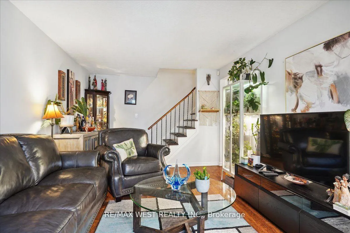 Front of Unit 37, 506 Normandy Street