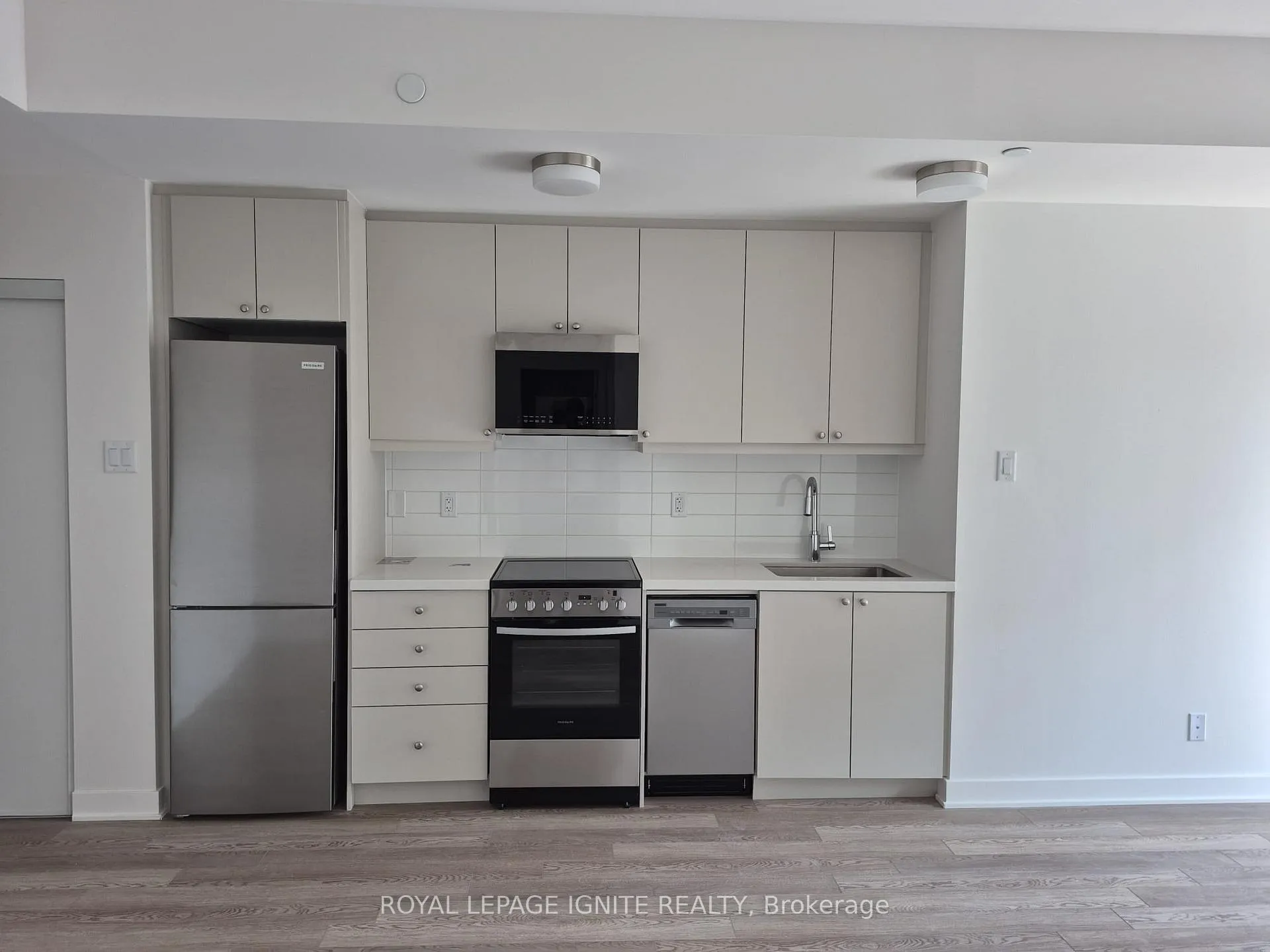 Photo 6 of Unit 501, 55 Clarington Boulevard, Clarington, Bowmanville — HOMEH
