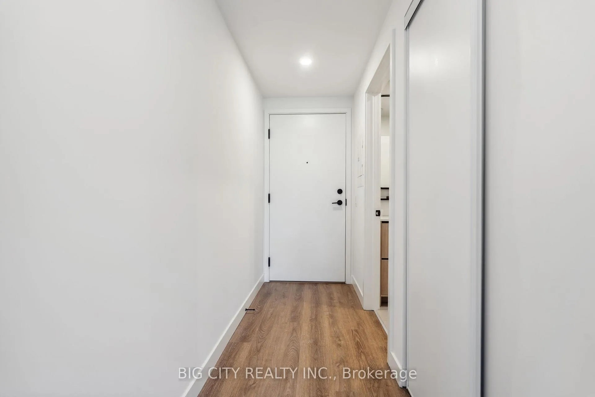 Photo 2 of Unit 326, 1050 Eastern Avenue, Toronto, The Beaches — HOMEH