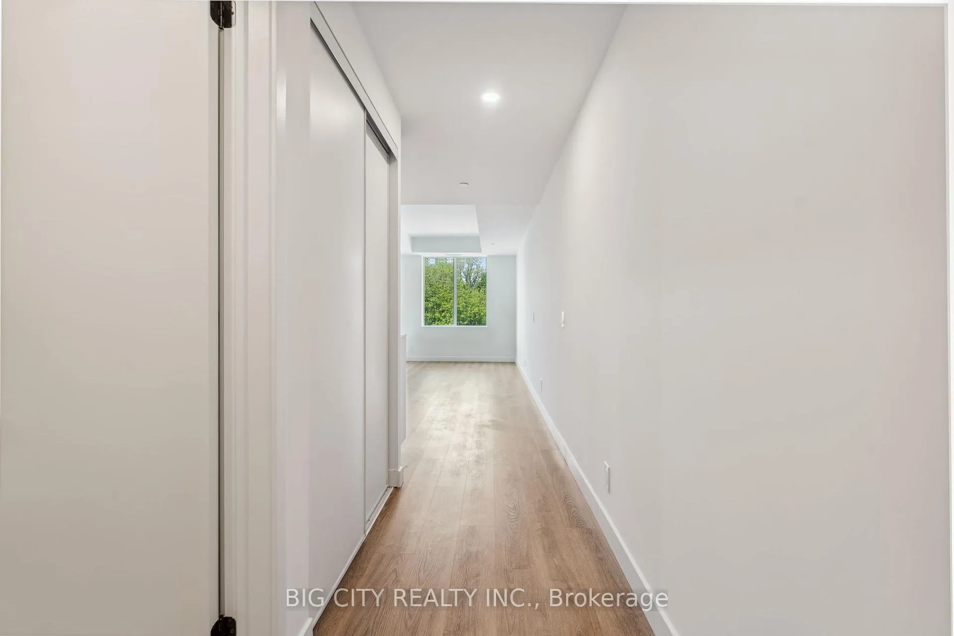 Photo 3 of Unit 326, 1050 Eastern Avenue, Toronto, The Beaches — HOMEH