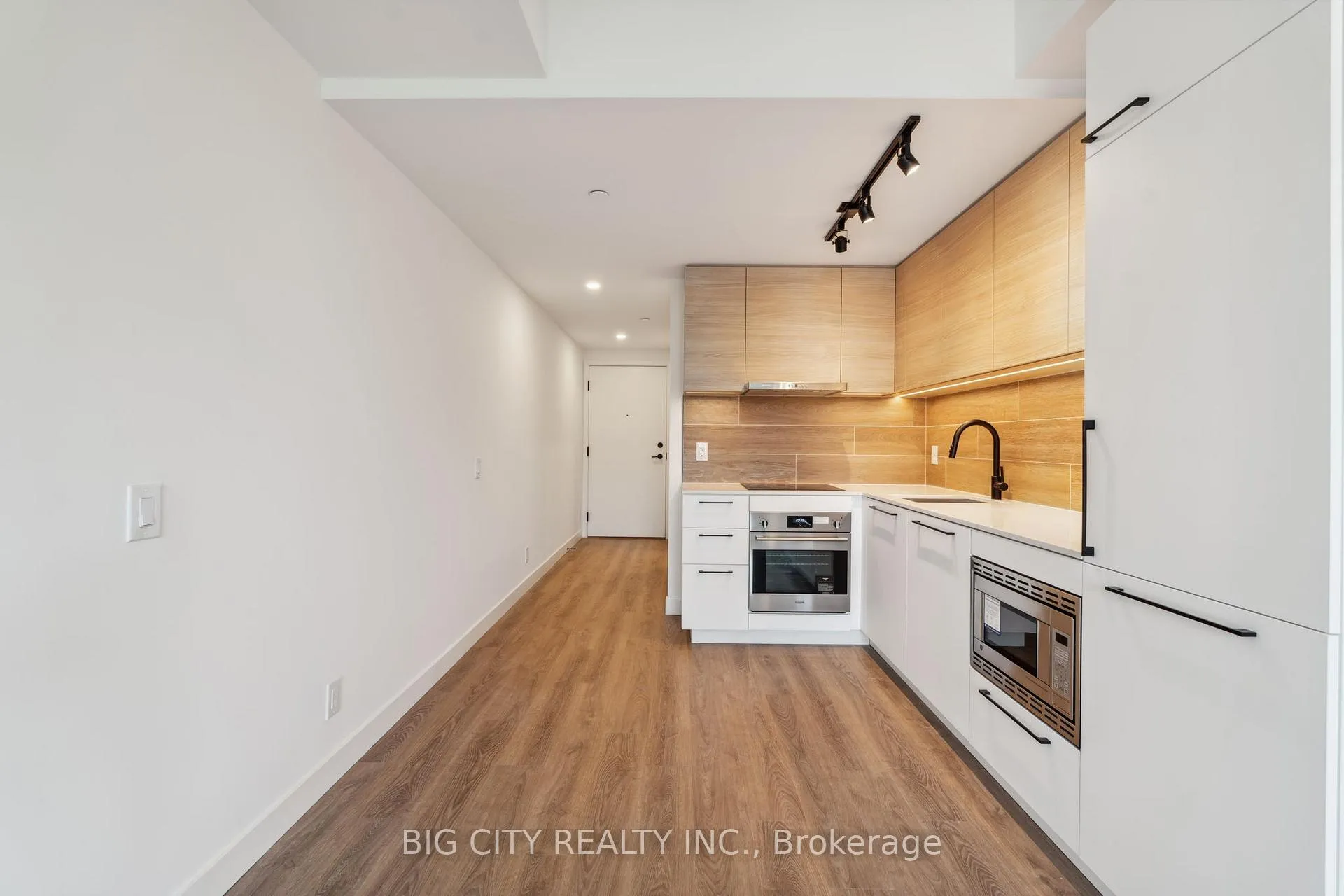 Photo 5 of Unit 326, 1050 Eastern Avenue, Toronto, The Beaches — HOMEH