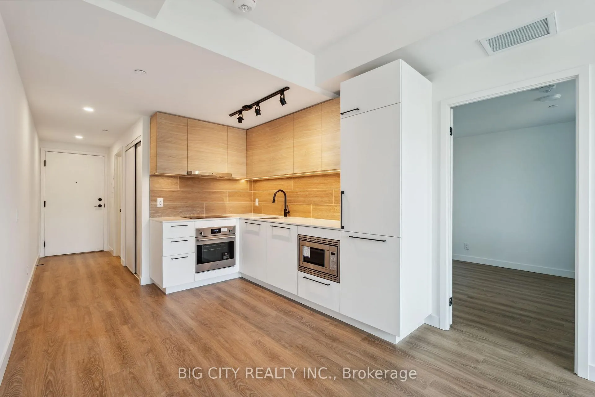 Photo 6 of Unit 326, 1050 Eastern Avenue, Toronto, The Beaches — HOMEH