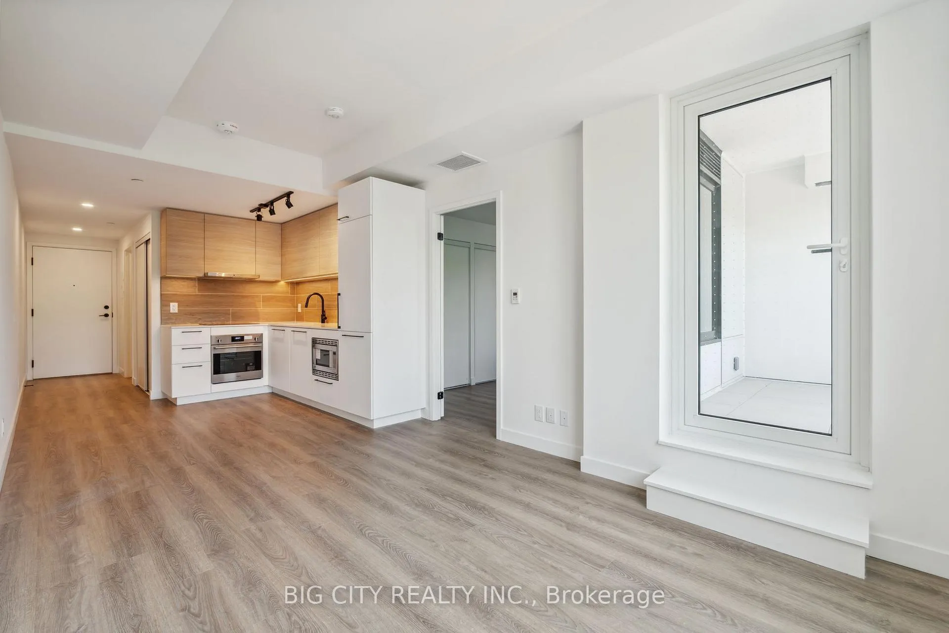Photo 10 of Unit 326, 1050 Eastern Avenue, Toronto, The Beaches — HOMEH