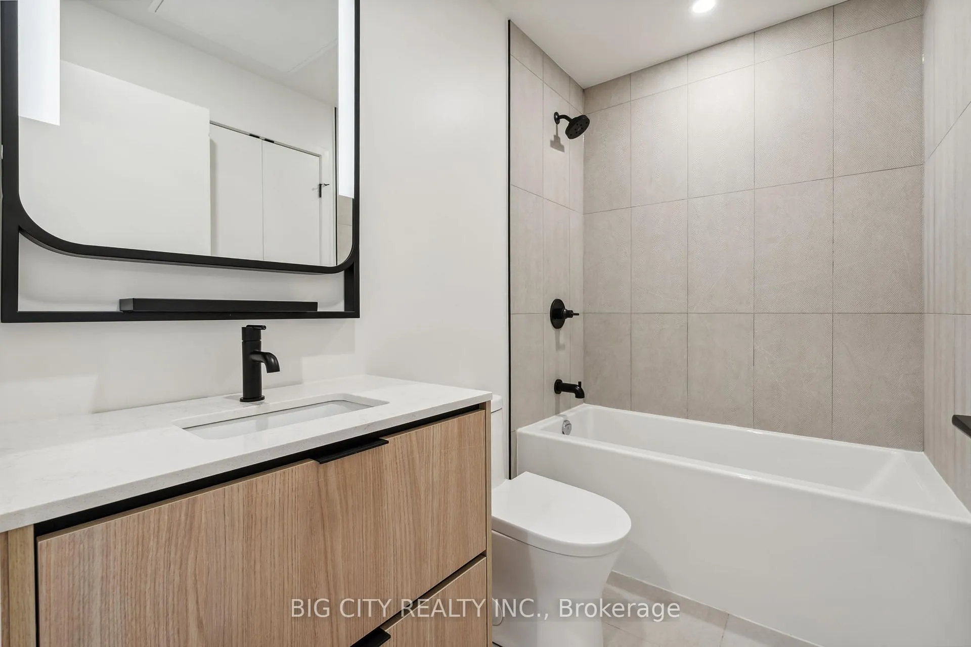 Photo 15 of Unit 326, 1050 Eastern Avenue, Toronto, The Beaches — HOMEH