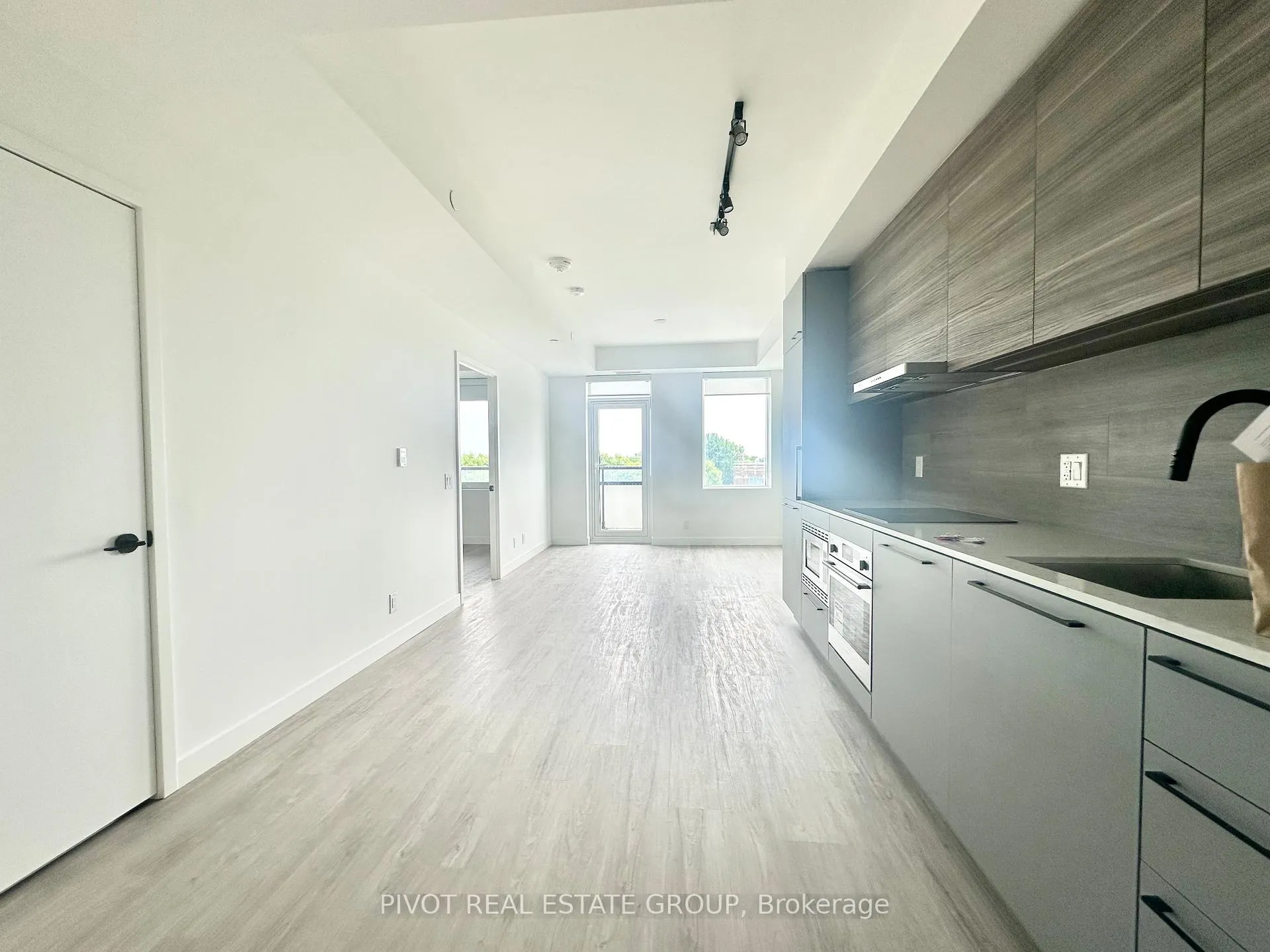Photo 2 of Unit 408, 1050 Eastern Avenue, Toronto, The Beaches — HOMEH