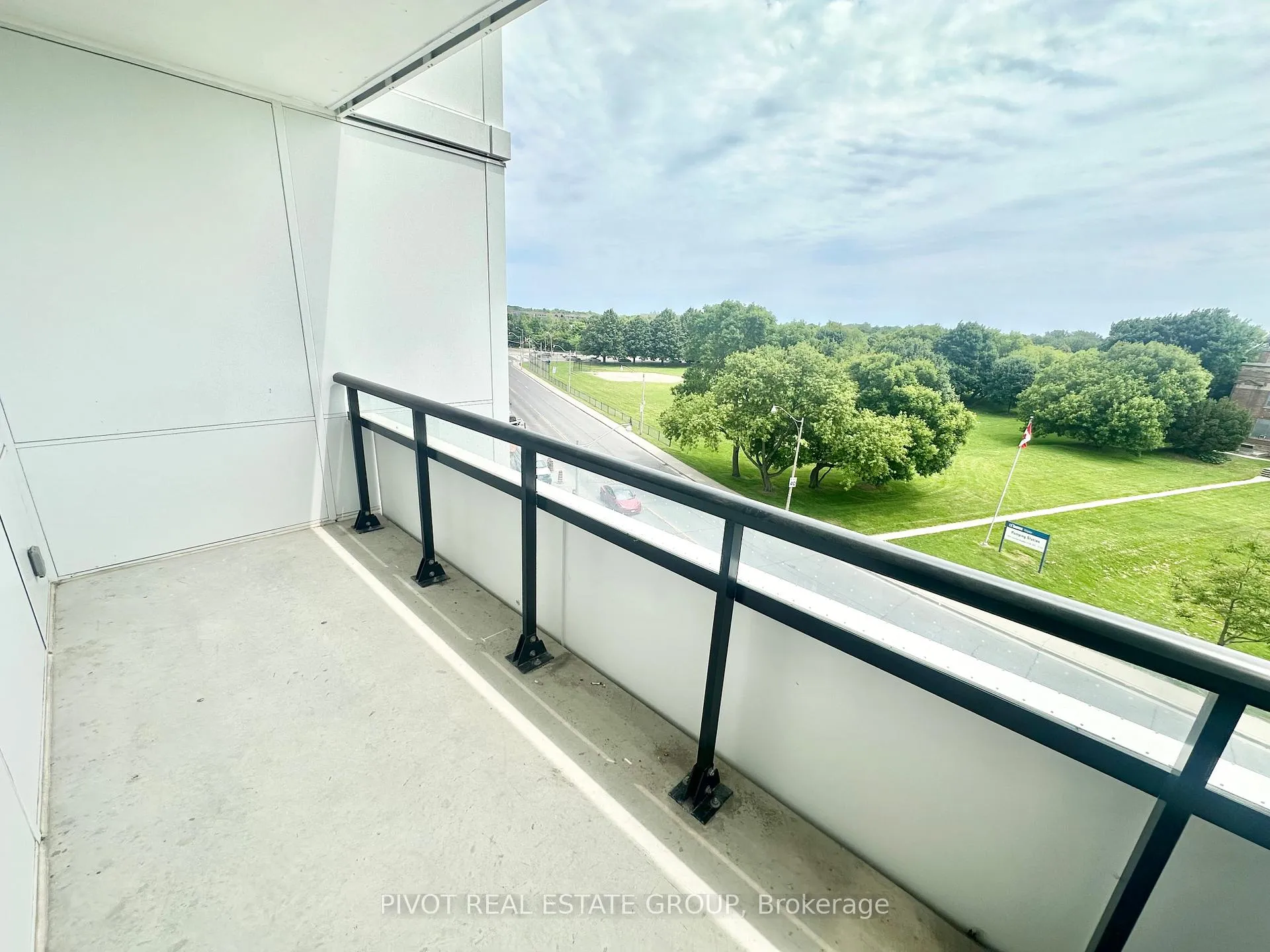 Photo 6 of Unit 408, 1050 Eastern Avenue, Toronto, The Beaches — HOMEH