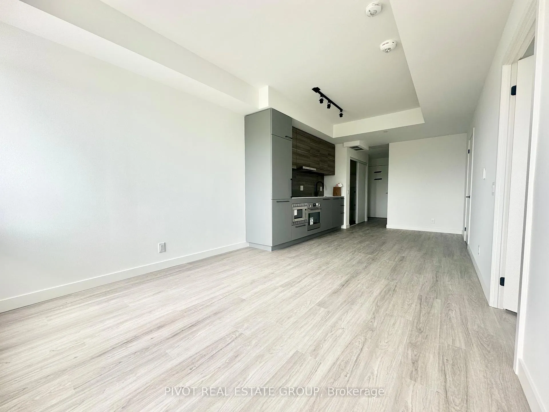 Photo 7 of Unit 408, 1050 Eastern Avenue, Toronto, The Beaches — HOMEH