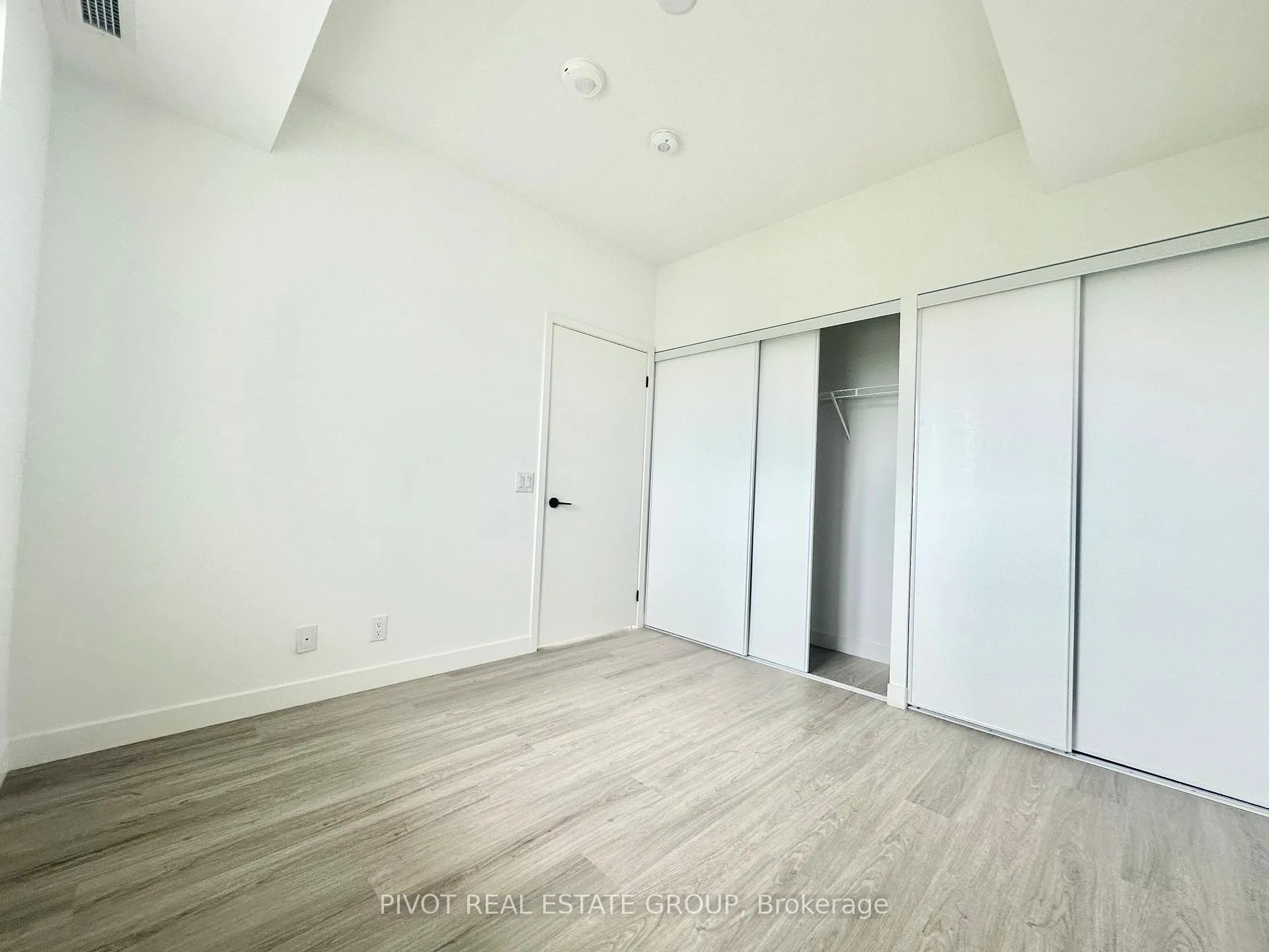 Photo 12 of Unit 408, 1050 Eastern Avenue, Toronto, The Beaches — HOMEH
