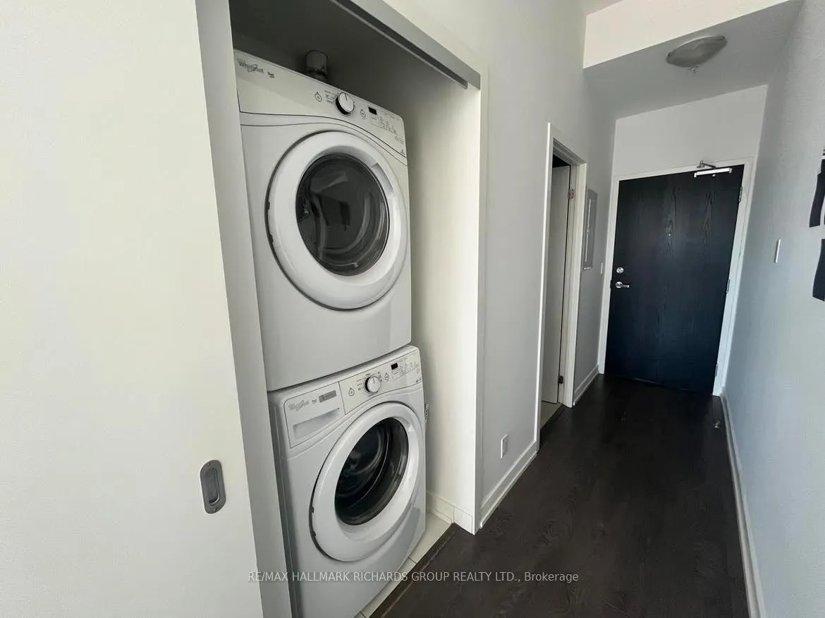Photo 6 of Unit PH5, 2 Bellefair Avenue, Toronto, The Beaches — HOMEH