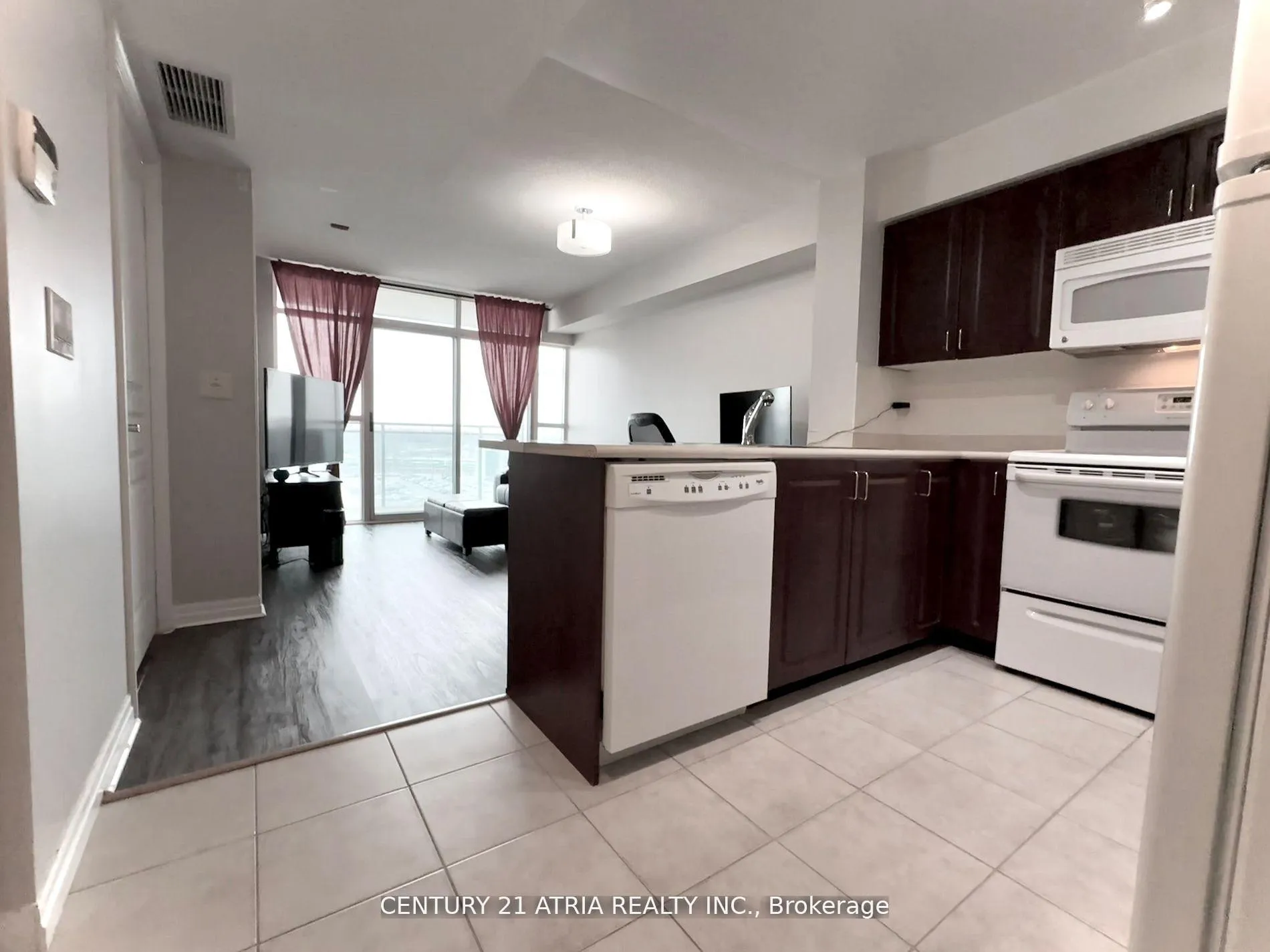Photo 4 of Unit 1005, 1600 Charles Street, Whitby, Port Whitby — HOMEH