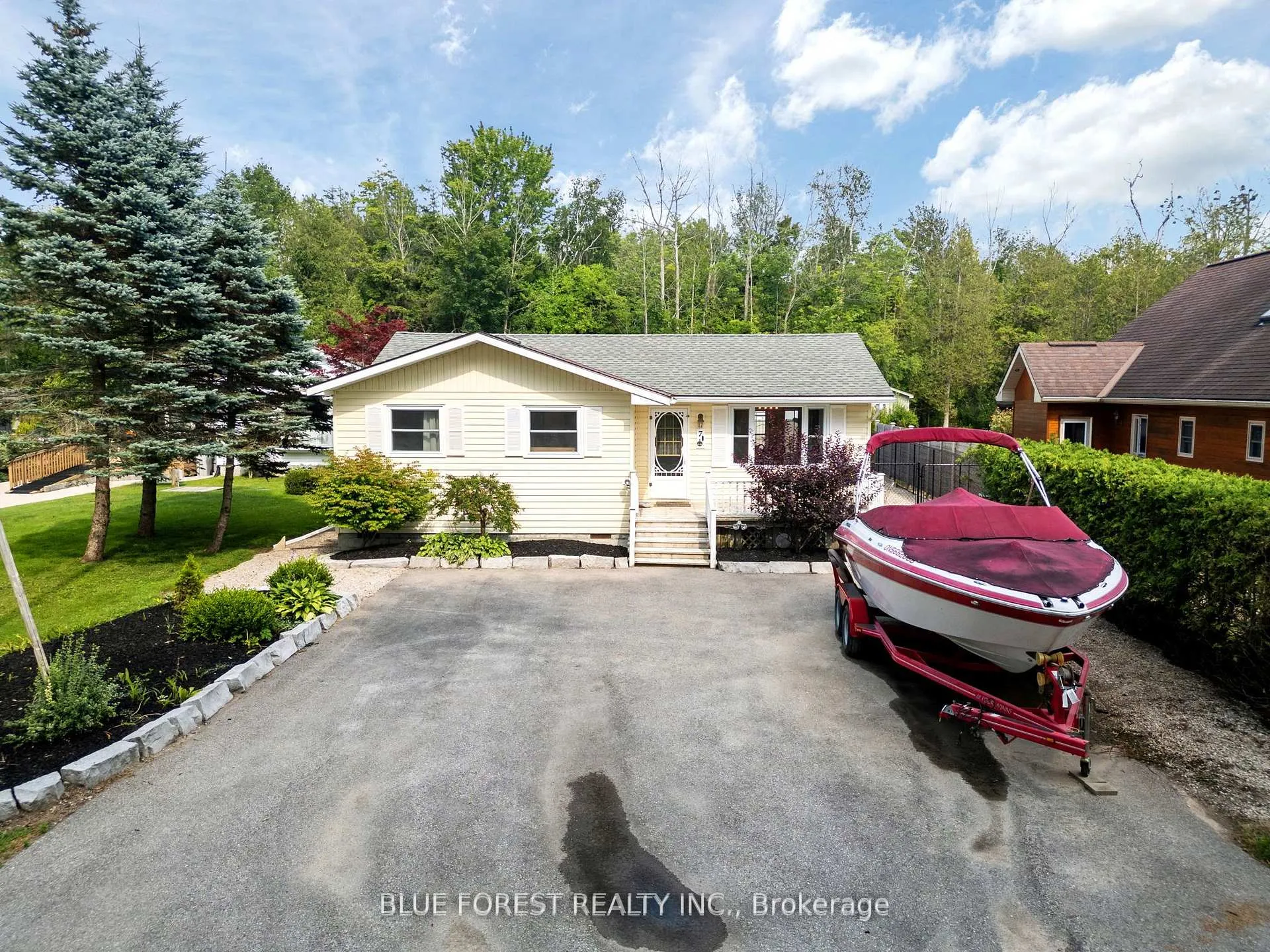Photo 1 of 7 Andrew Cres Acres, Goderich, Goderich (Town) — HOMEH