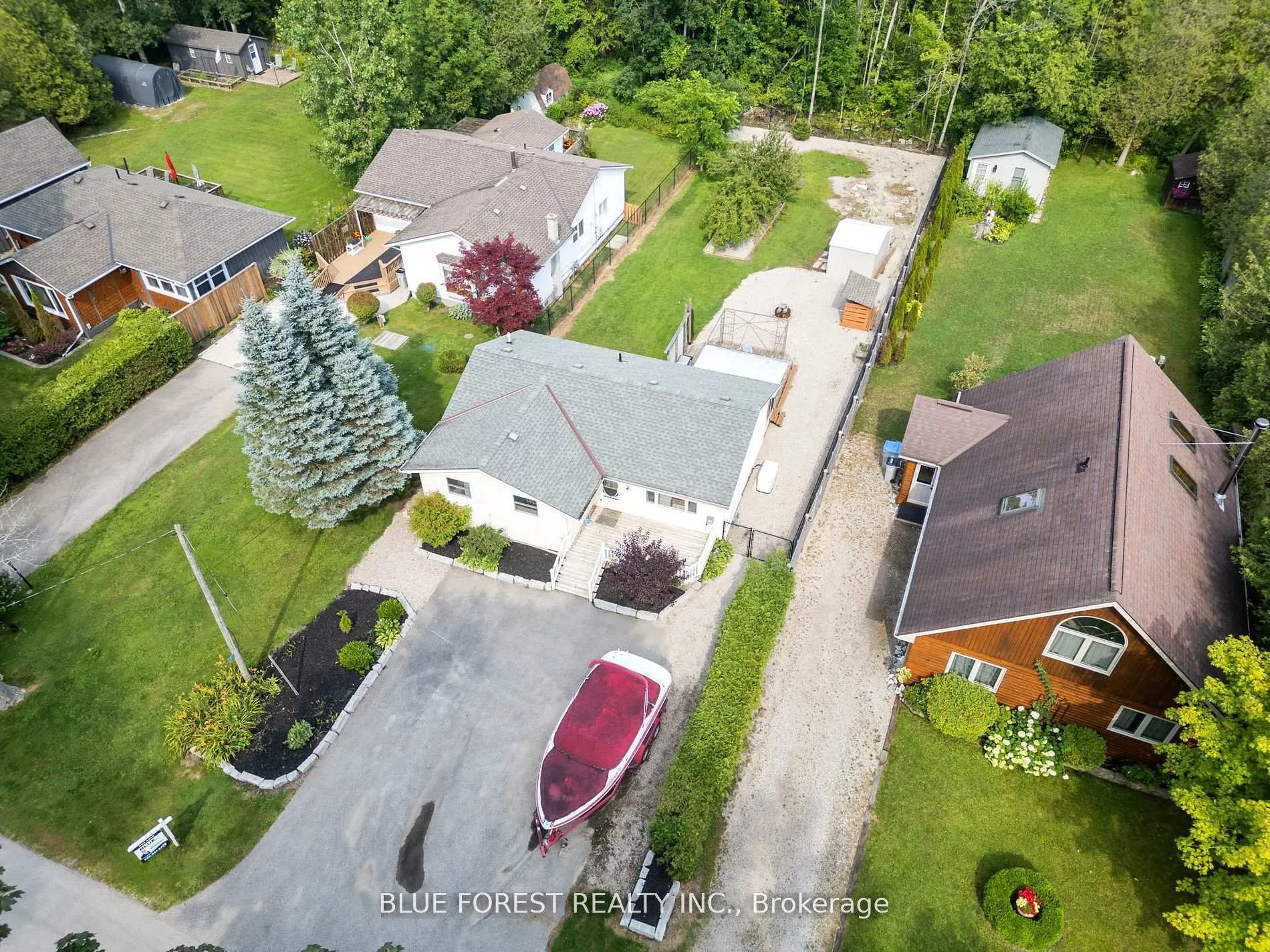 Photo 33 of 7 Andrew Cres Acres, Goderich, Goderich (Town) — HOMEH