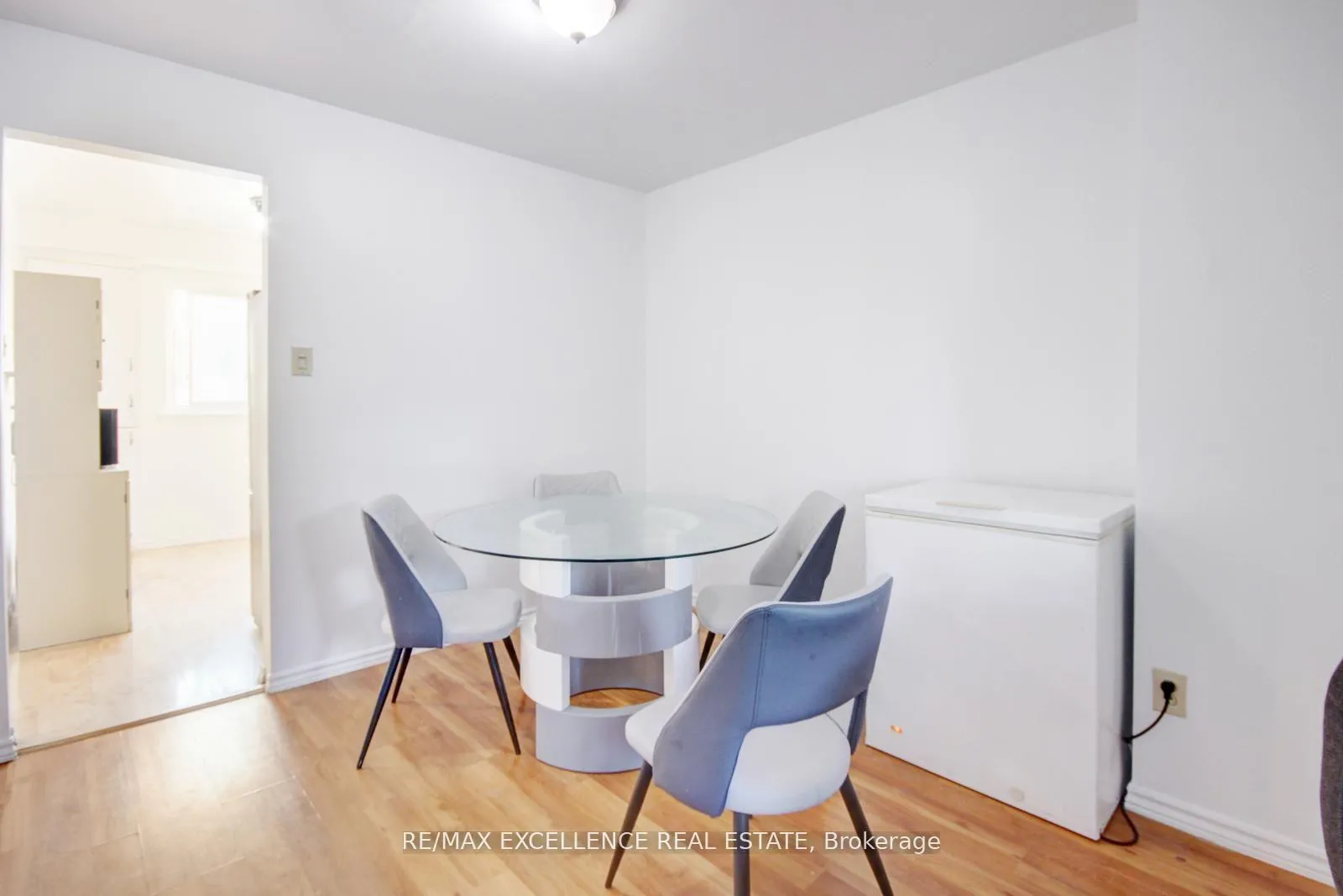 Photo 3 of Unit 43, 62 Moregate Crescent, Brampton, Central Park — HOMEH