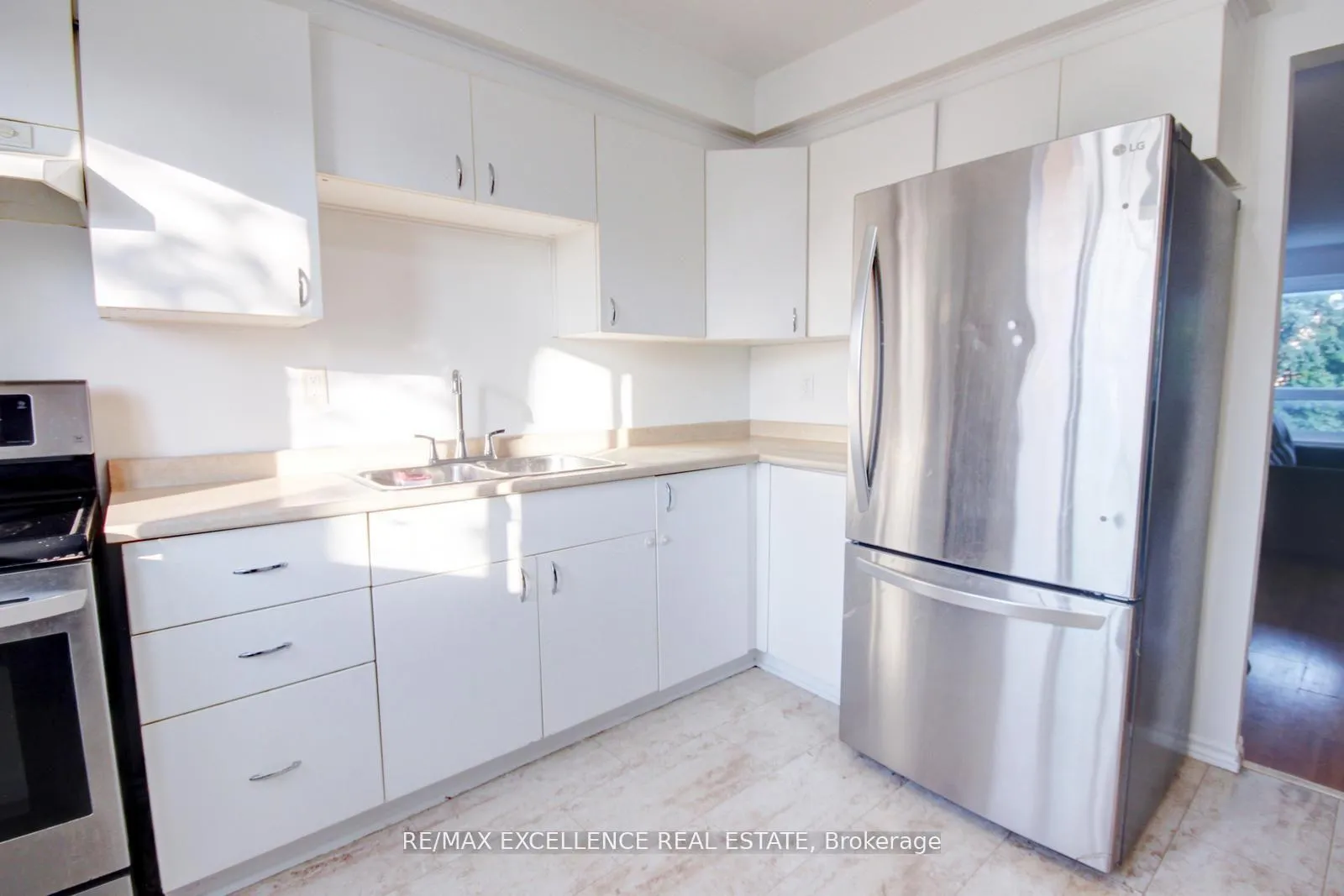 Photo 7 of Unit 43, 62 Moregate Crescent, Brampton, Central Park — HOMEH