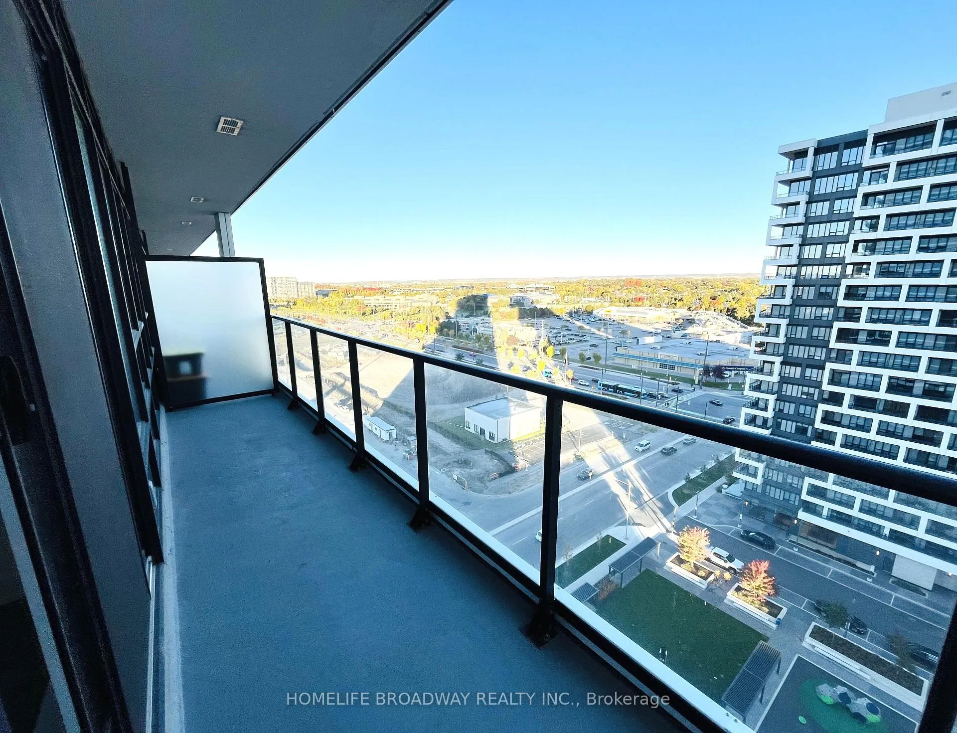 Photo 4 of Unit 1709, 8 Water Walk Drive, Markham, Unionville — HOMEH