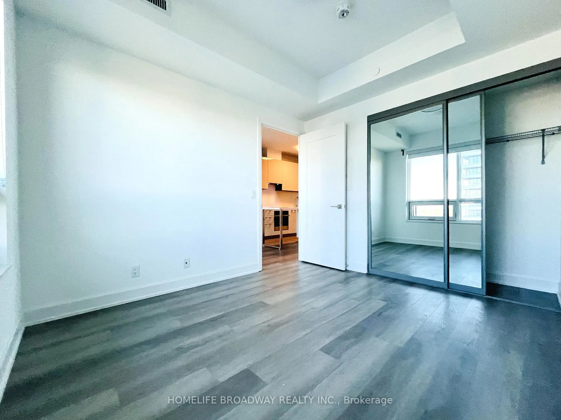 Photo 5 of Unit 1709, 8 Water Walk Drive, Markham, Unionville — HOMEH