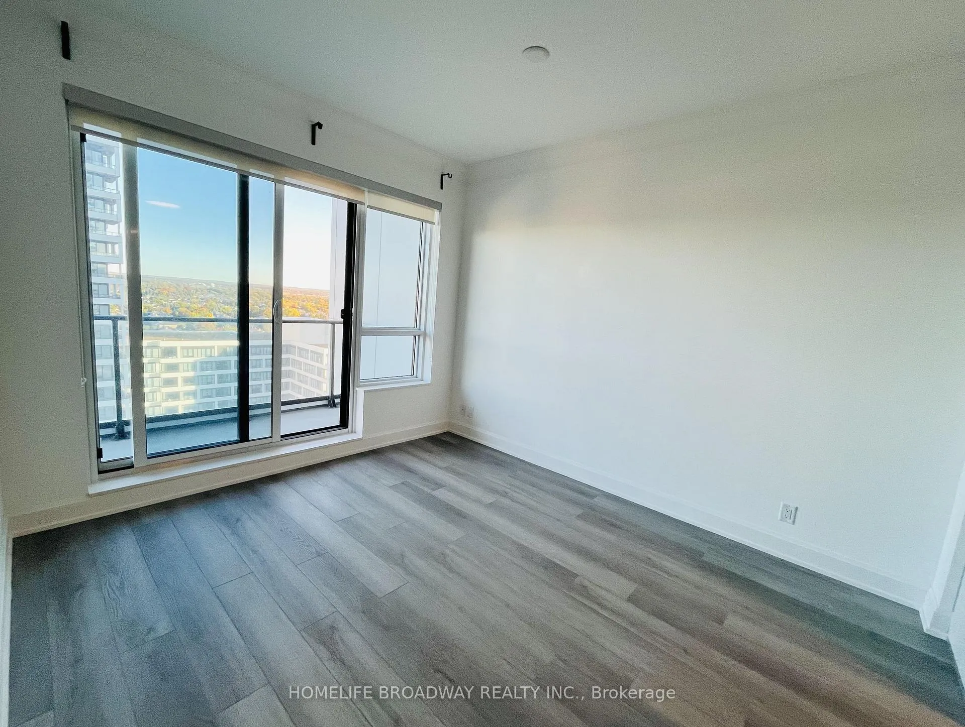 Photo 7 of Unit 1709, 8 Water Walk Drive, Markham, Unionville — HOMEH