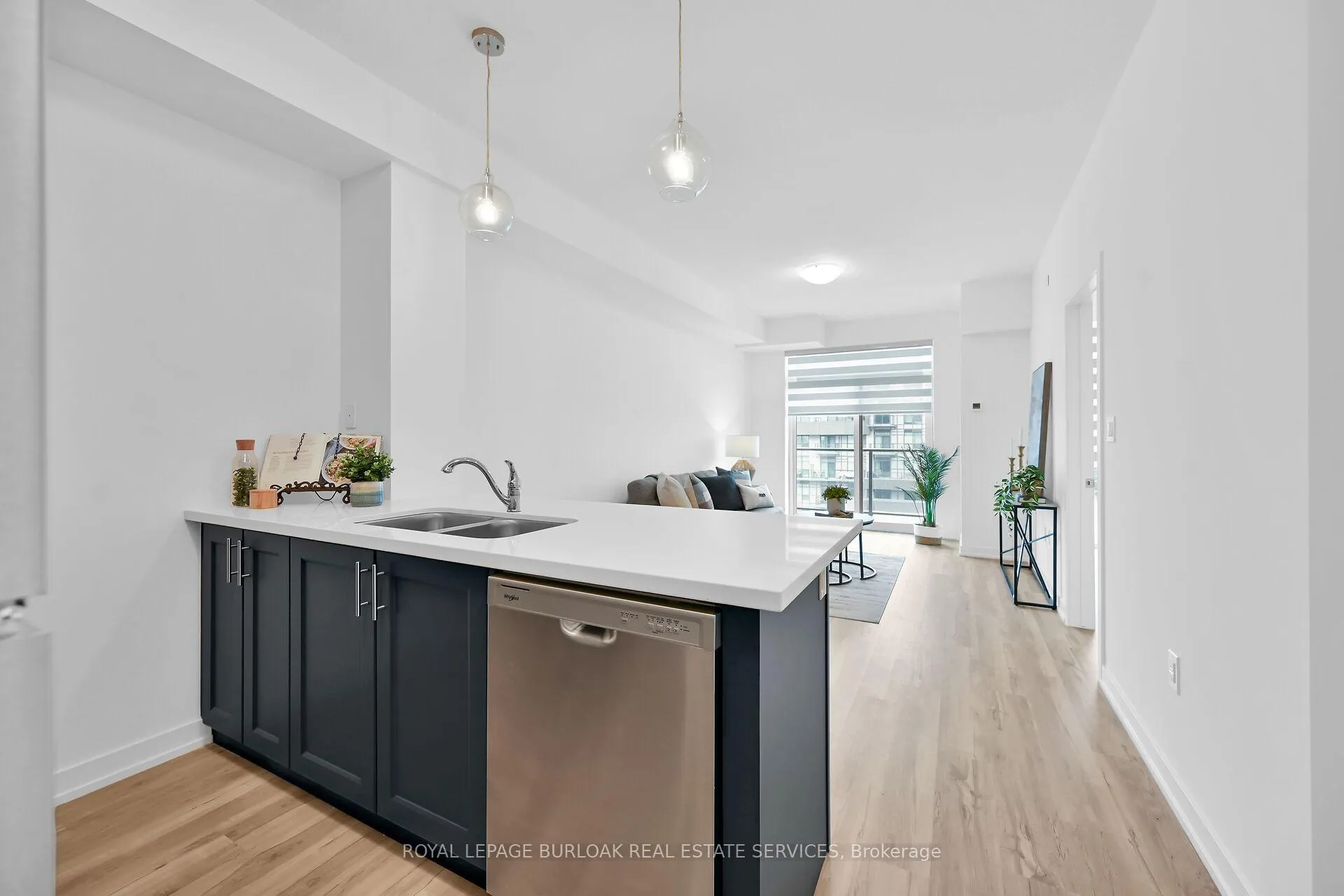 Photo 3 of Unit 801, 470 Dundas Street E, Hamilton, Waterdown — HOMEH