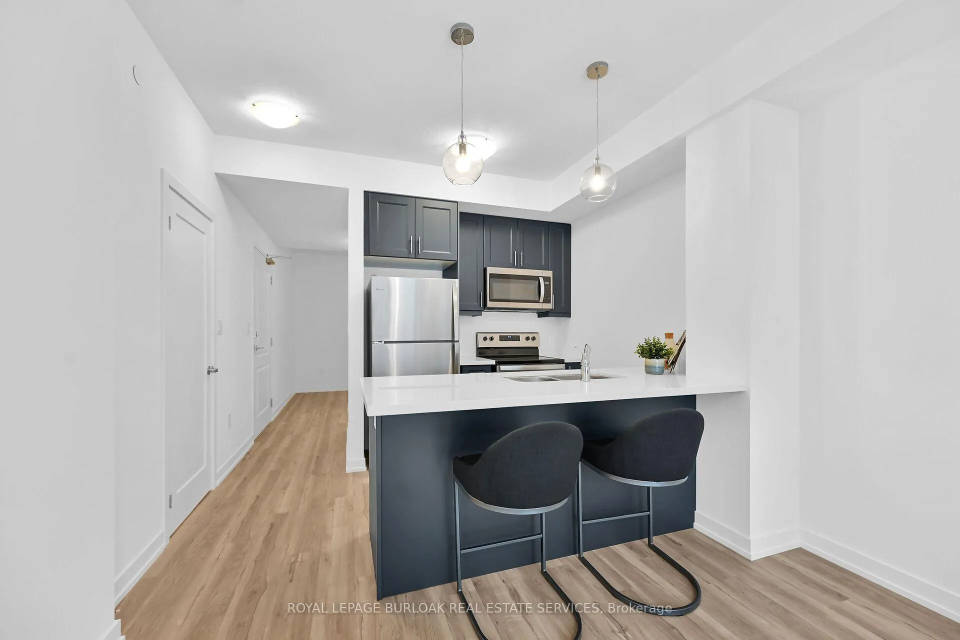 Photo 4 of Unit 801, 470 Dundas Street E, Hamilton, Waterdown — HOMEH