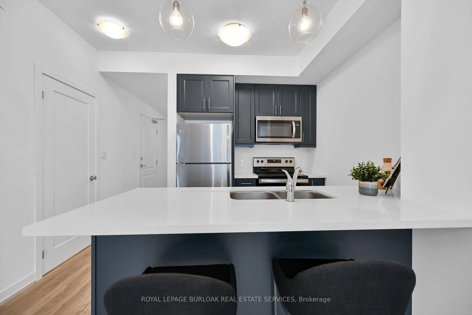 Photo 5 of Unit 801, 470 Dundas Street E, Hamilton, Waterdown — HOMEH