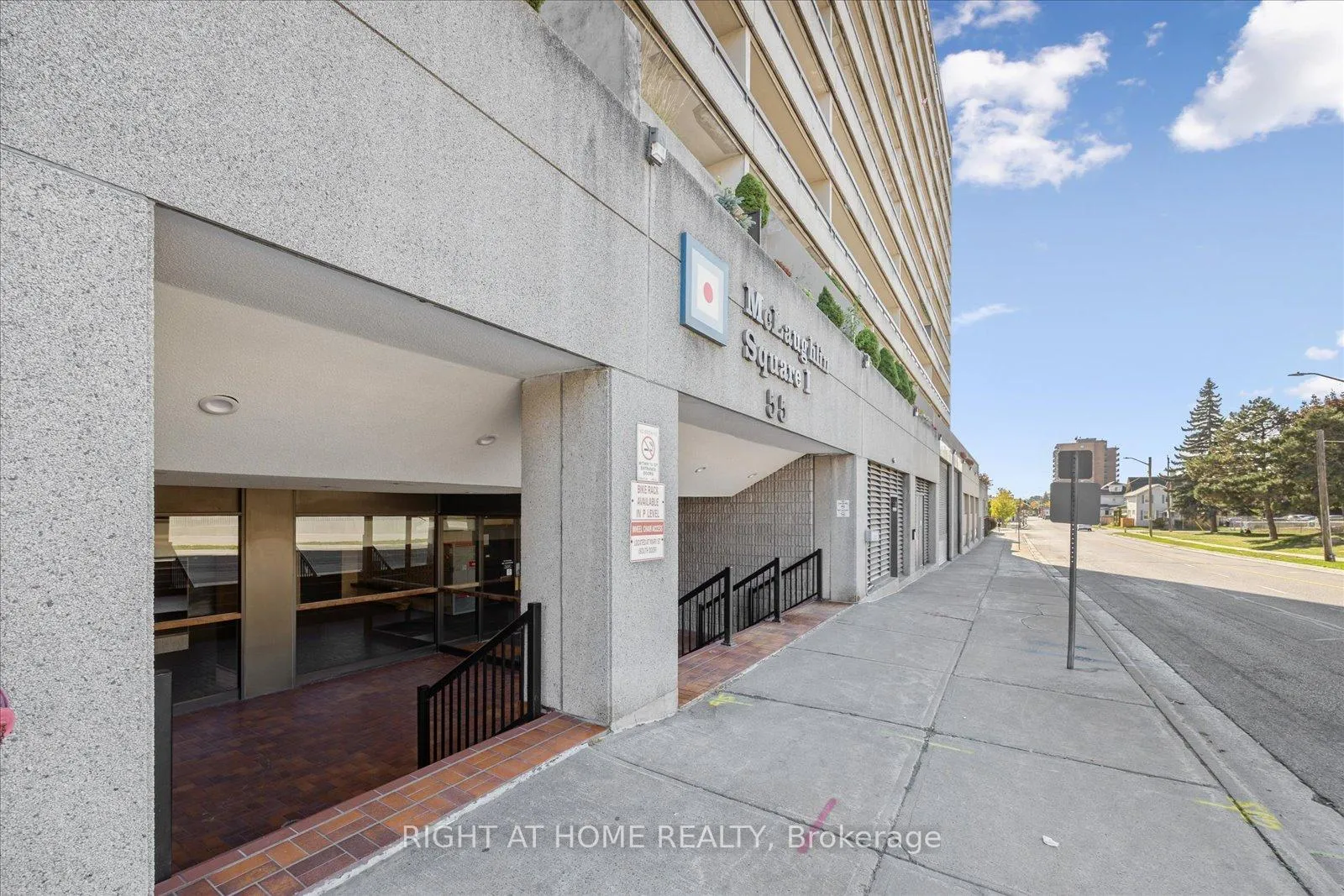 Photo 4 of Unit 411, 55 William Street E, Oshawa, McLaughlin — HOMEH