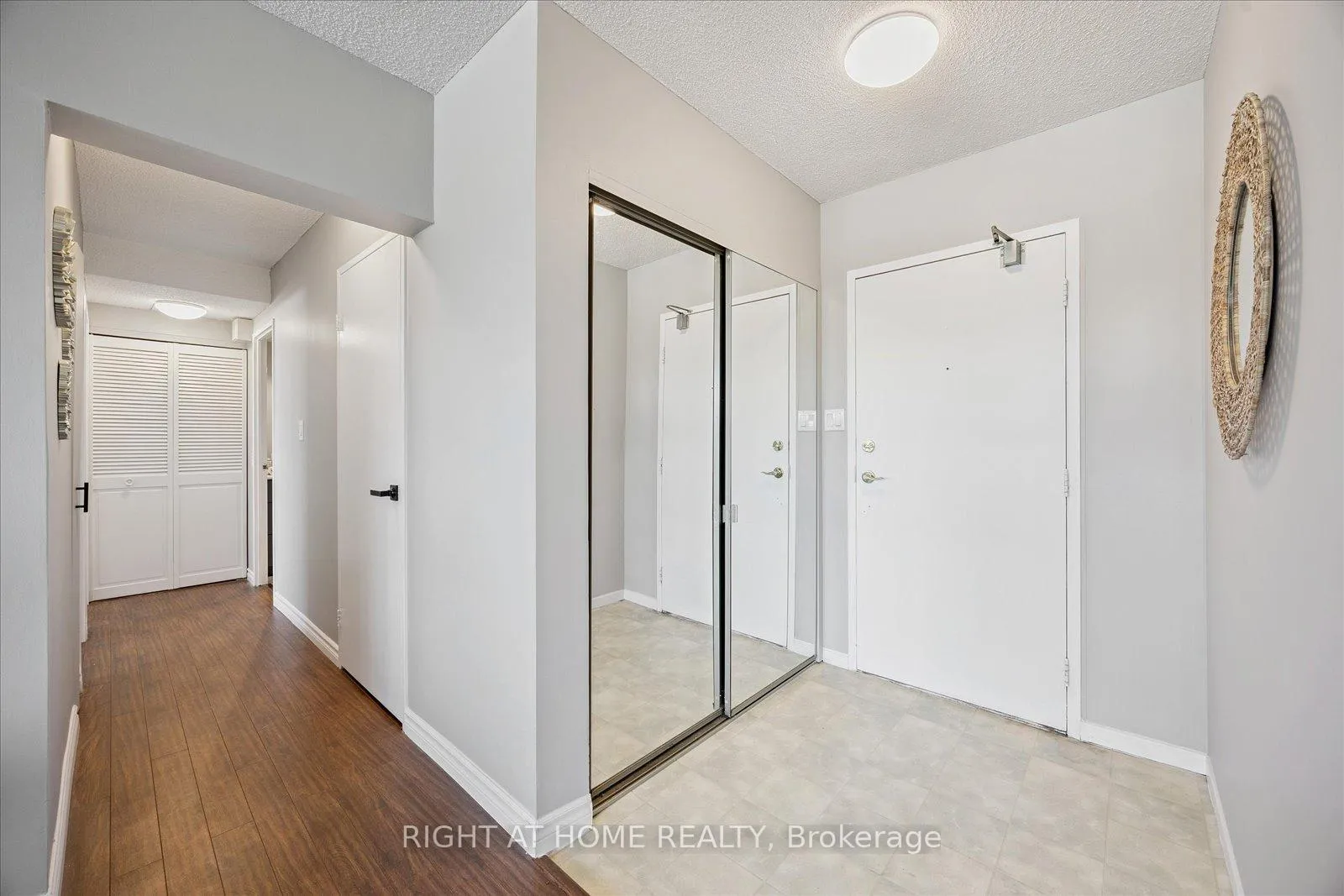 Photo 5 of Unit 411, 55 William Street E, Oshawa, McLaughlin — HOMEH