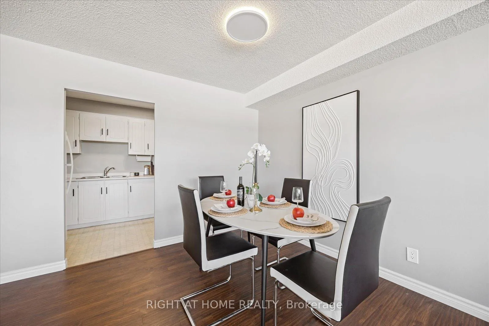 Photo 11 of Unit 411, 55 William Street E, Oshawa, McLaughlin — HOMEH