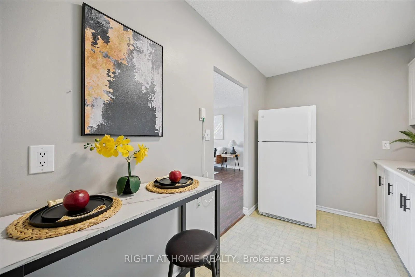 Photo 18 of Unit 411, 55 William Street E, Oshawa, McLaughlin — HOMEH