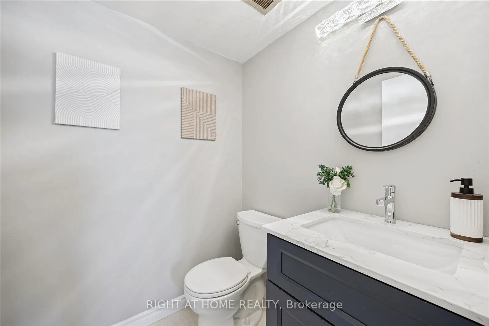 Photo 21 of Unit 411, 55 William Street E, Oshawa, McLaughlin — HOMEH