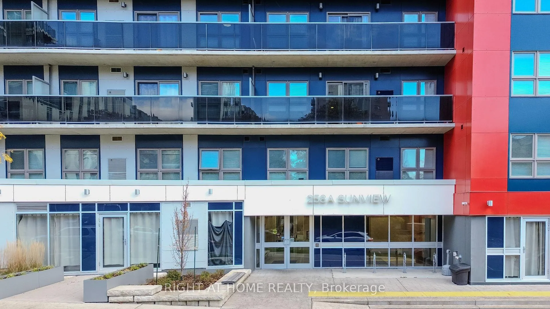 Photo 1 of Unit 1618, 258A Sunview Street, Waterloo — HOMEH