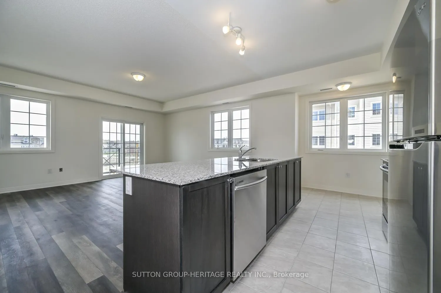 Photo 7 of Unit 304, 70 Shipway Avenue, Clarington, Newcastle — HOMEH
