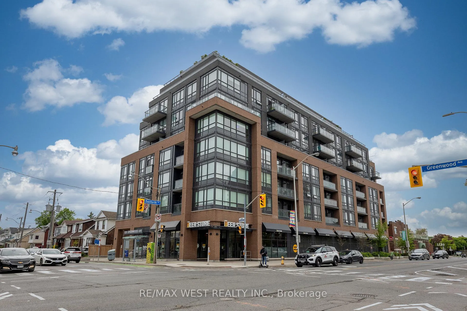 Front of Unit 209, 630 Greenwood Avenue