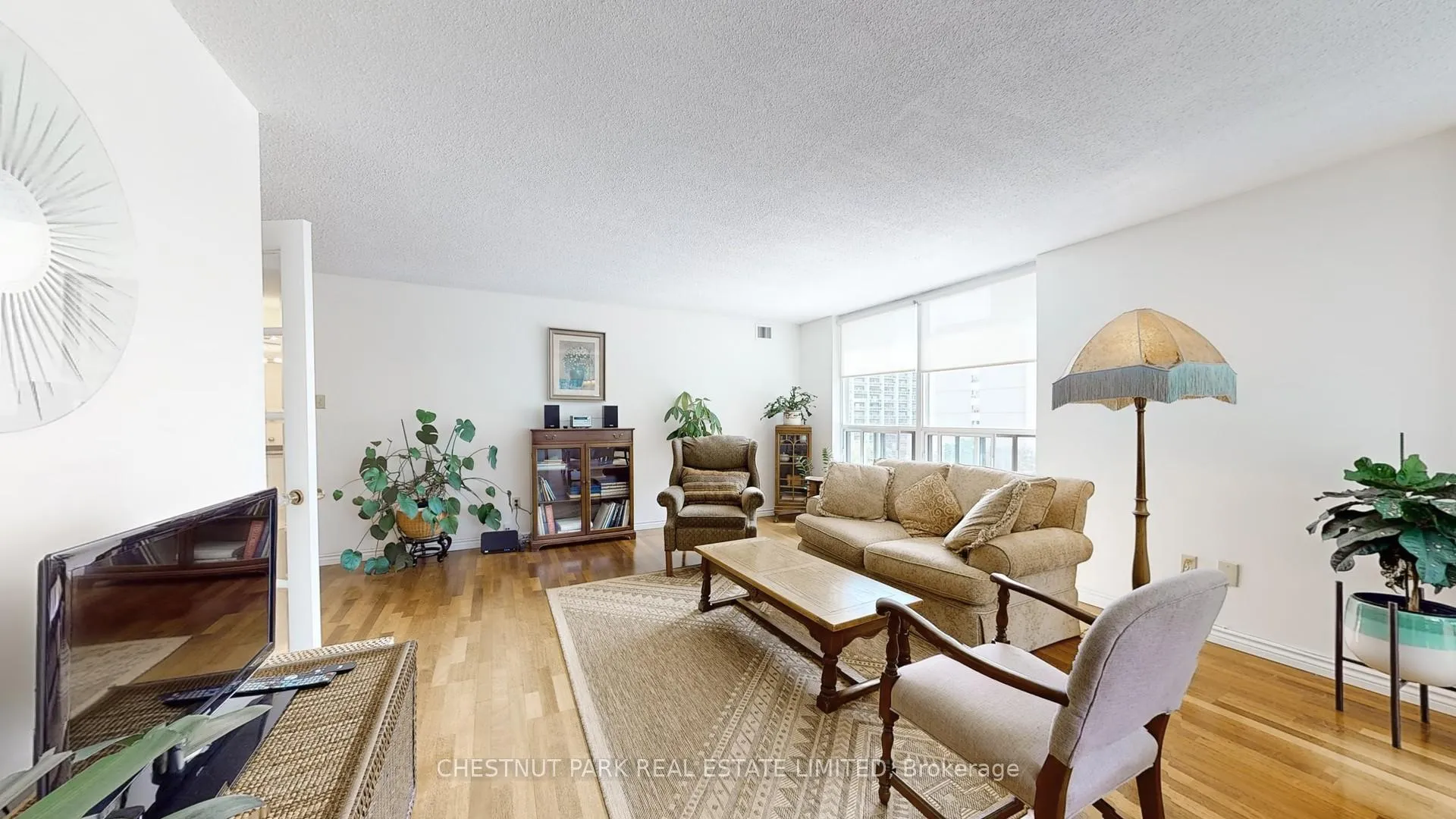 Photo 2 of Unit 810, 25 Maitland Street, Toronto, Church-Yonge Corridor — HOMEH